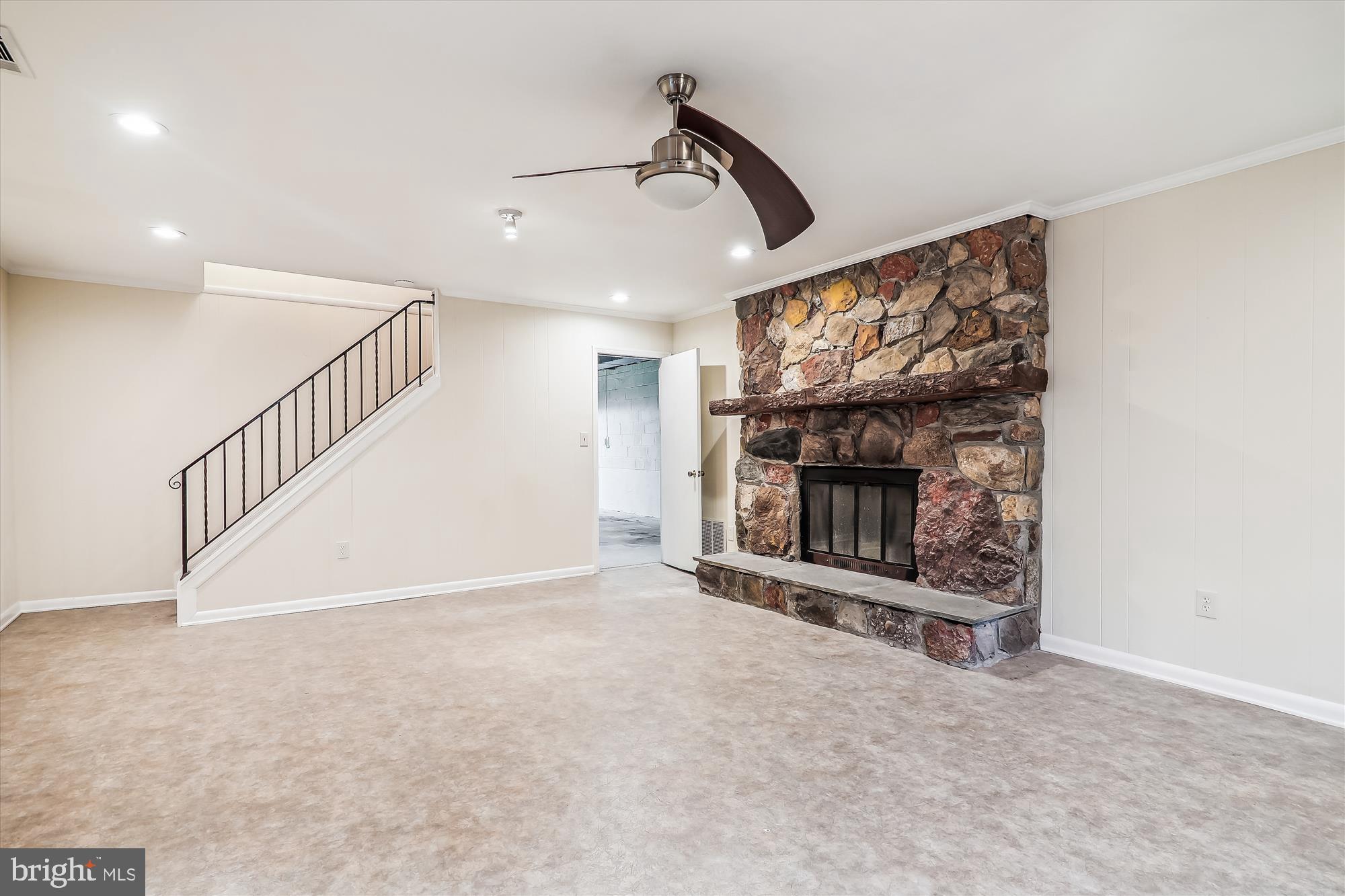 CALVERTON - Residential