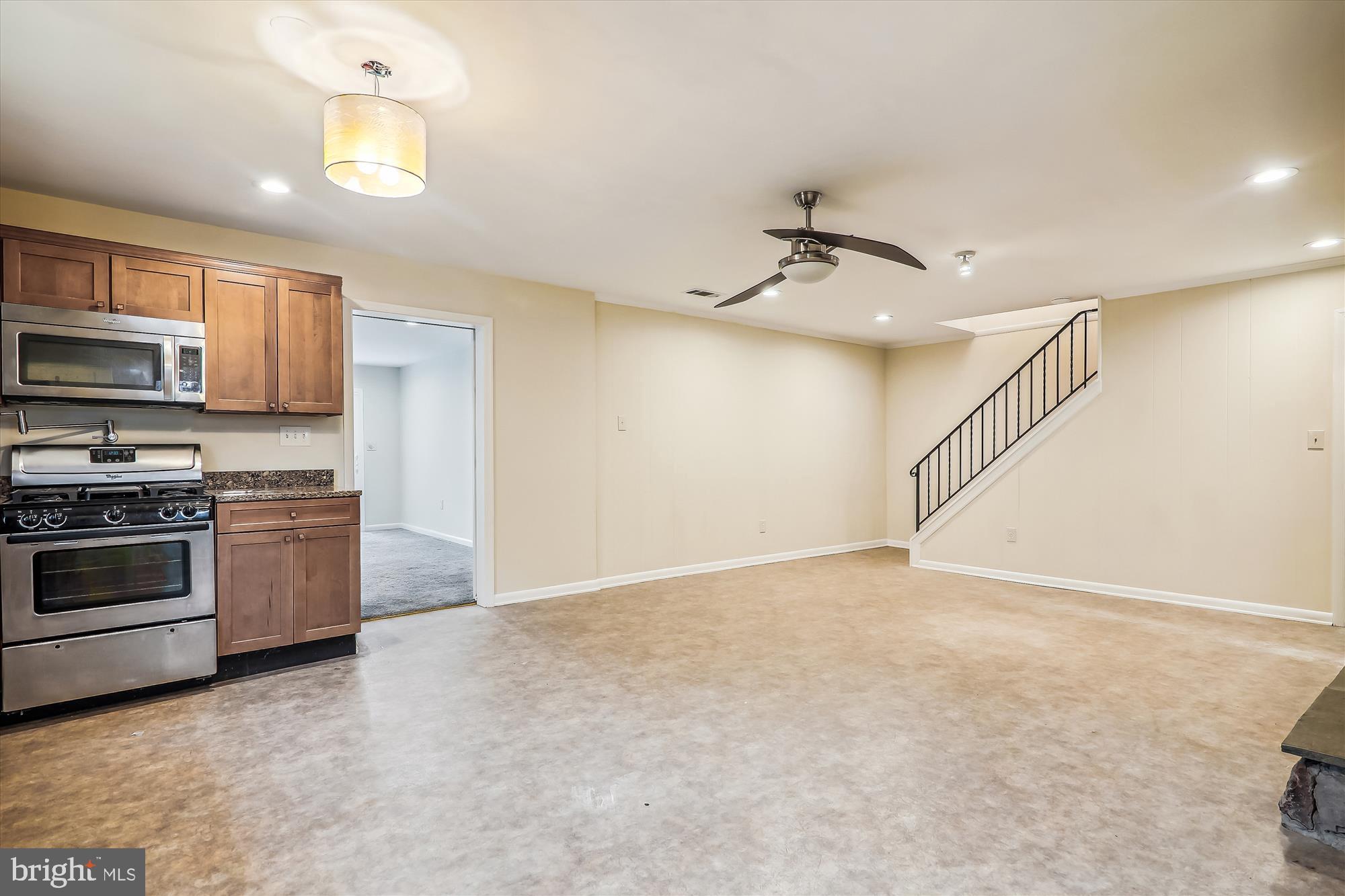 CALVERTON - Residential