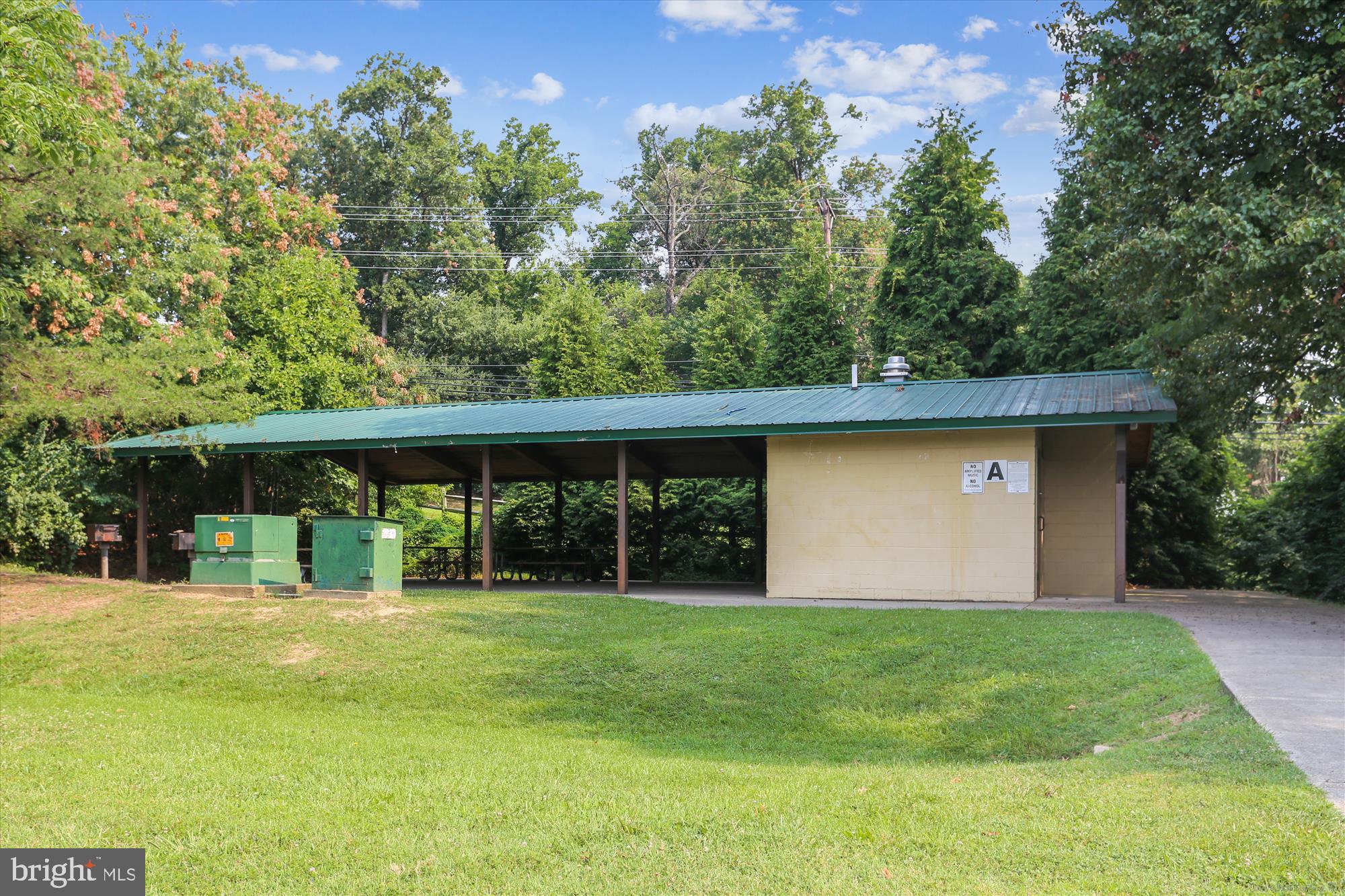 CALVERTON - Residential