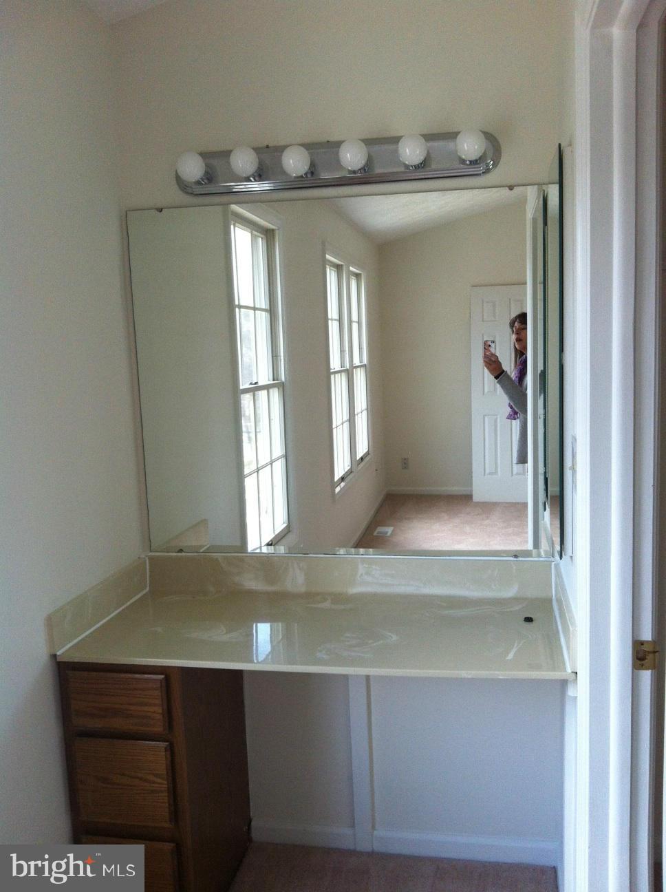 SEVEN OAKS - Residential Lease