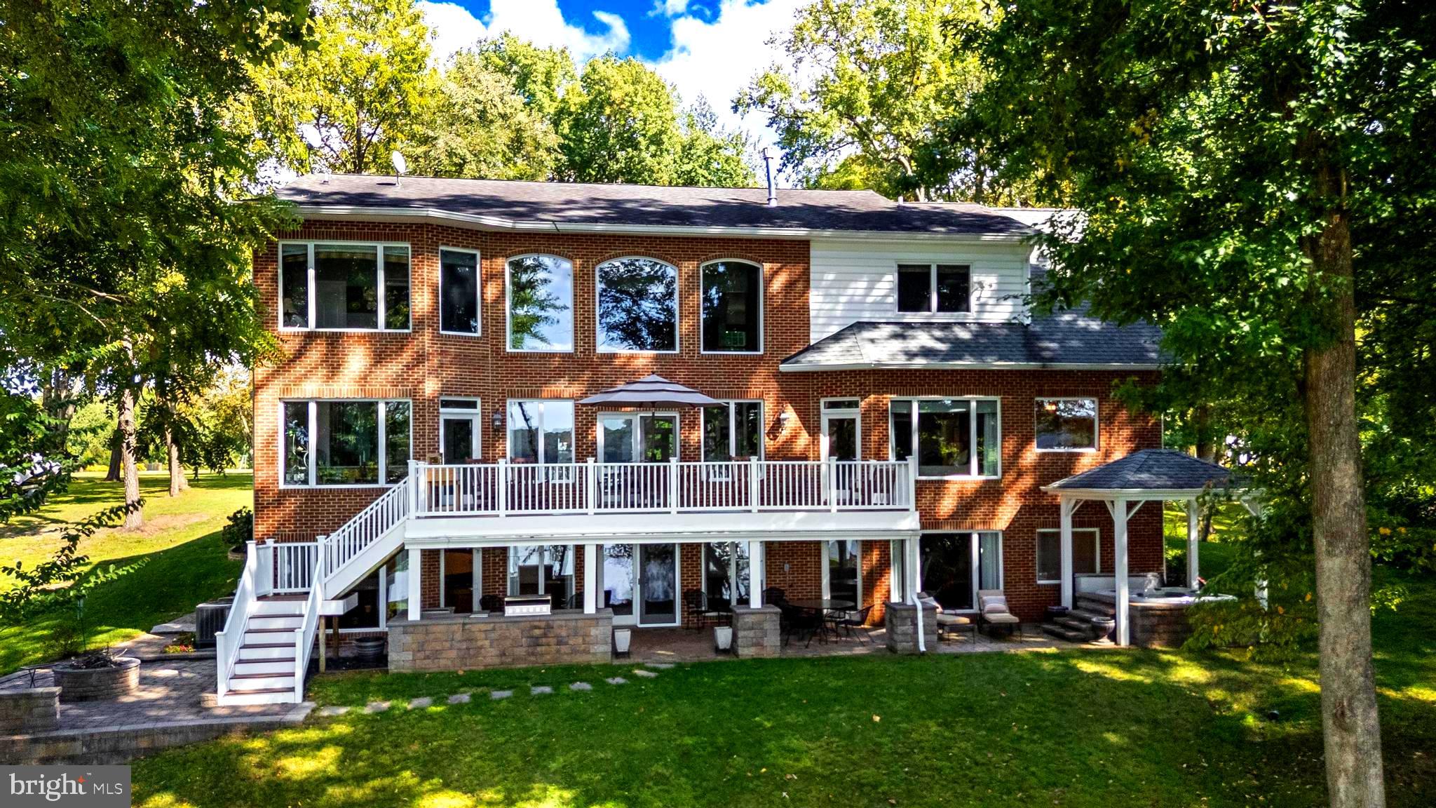8535 COLLEEN DRIVE