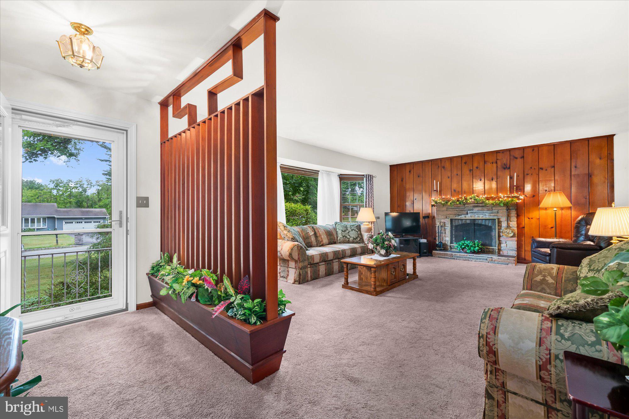 11 MEADOWBROOK ROAD