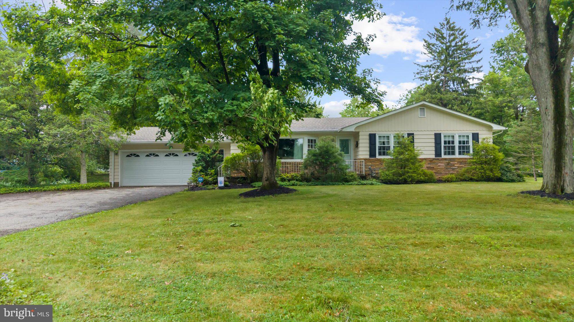 11 MEADOWBROOK ROAD