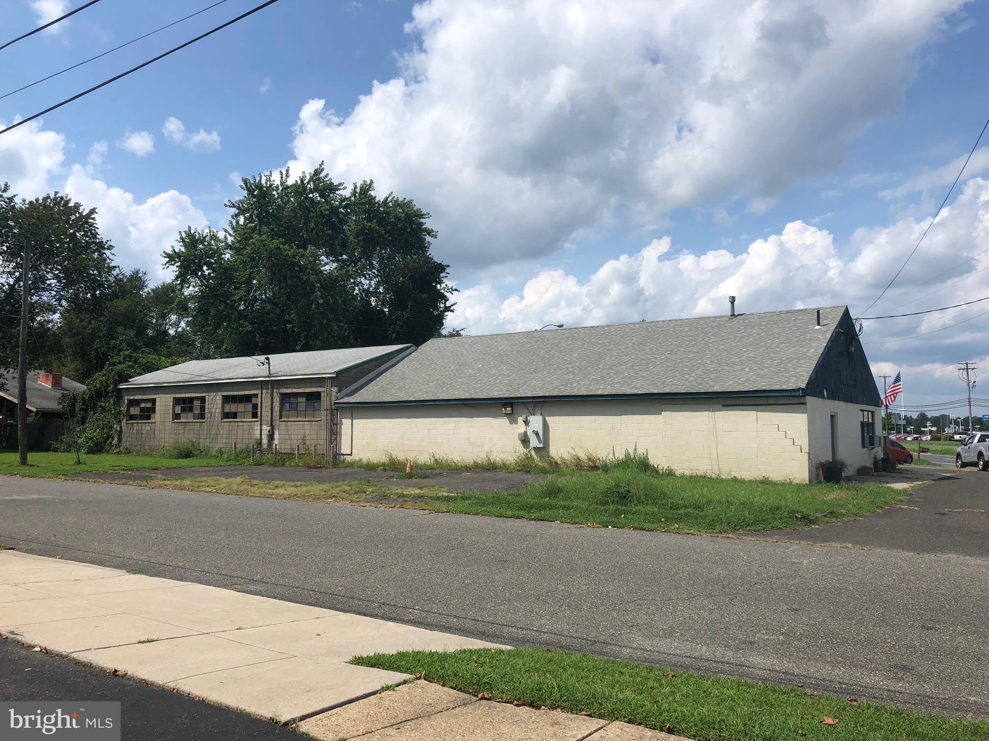 3221 BLACK HORSE PIKE