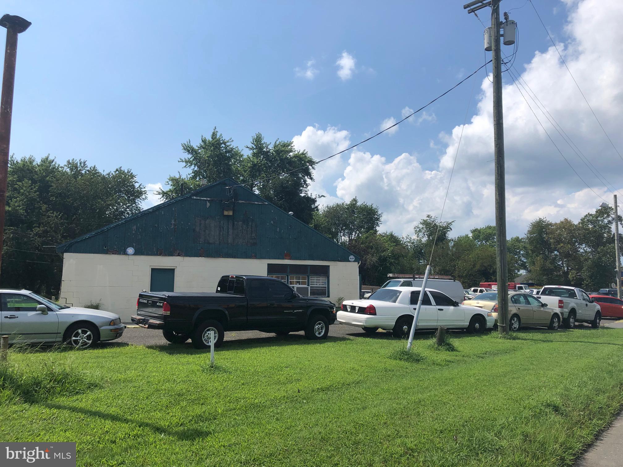 3221 BLACK HORSE PIKE