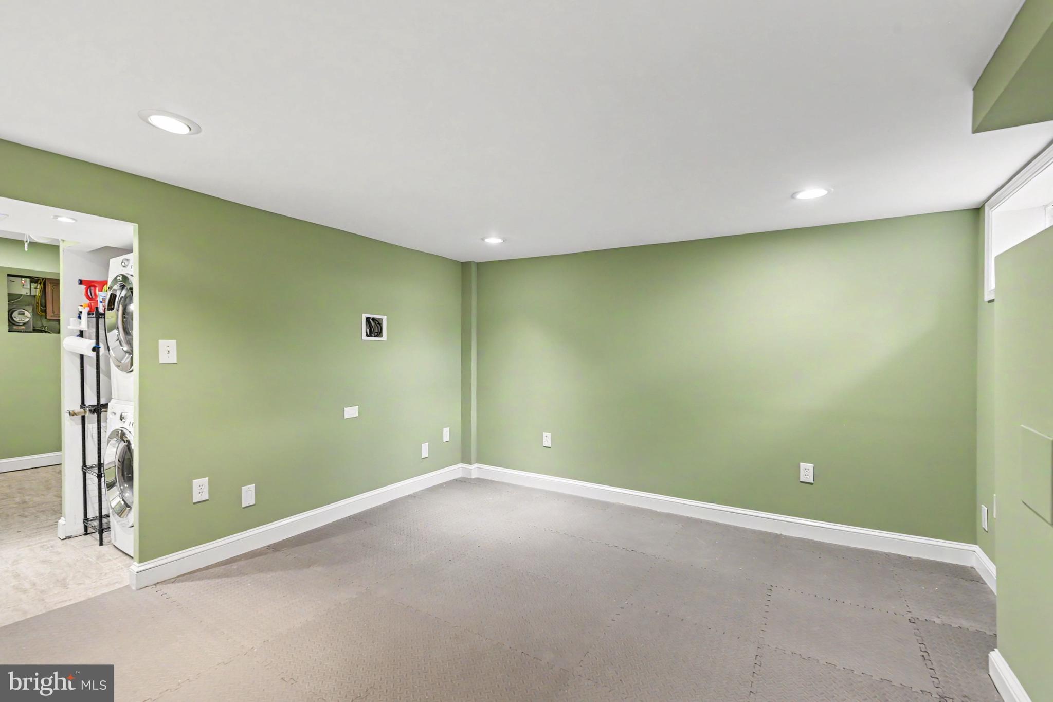 EASTWOOD - Residential