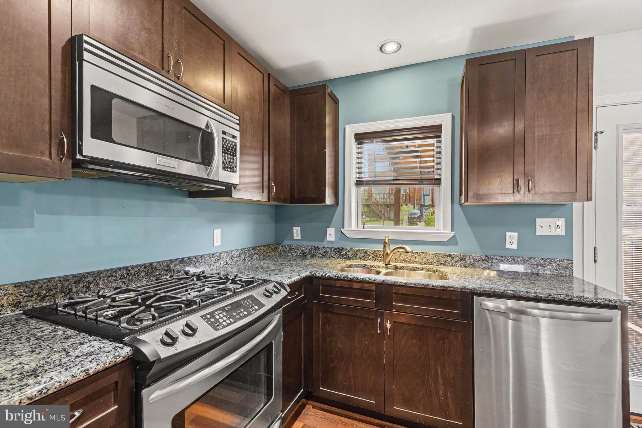 EASTWOOD - Residential