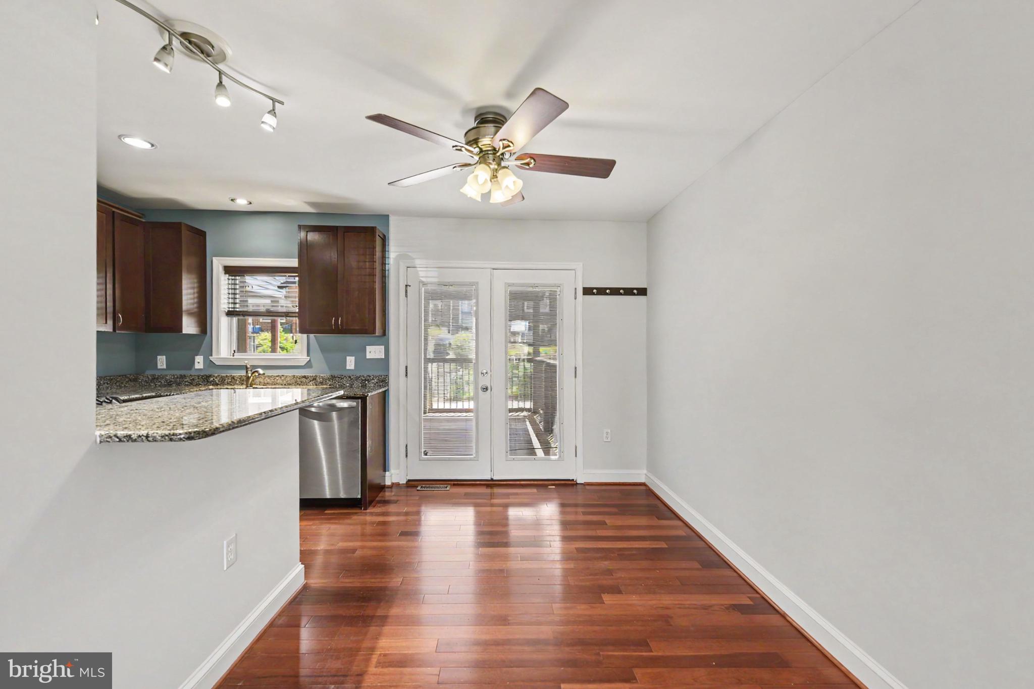 EASTWOOD - Residential