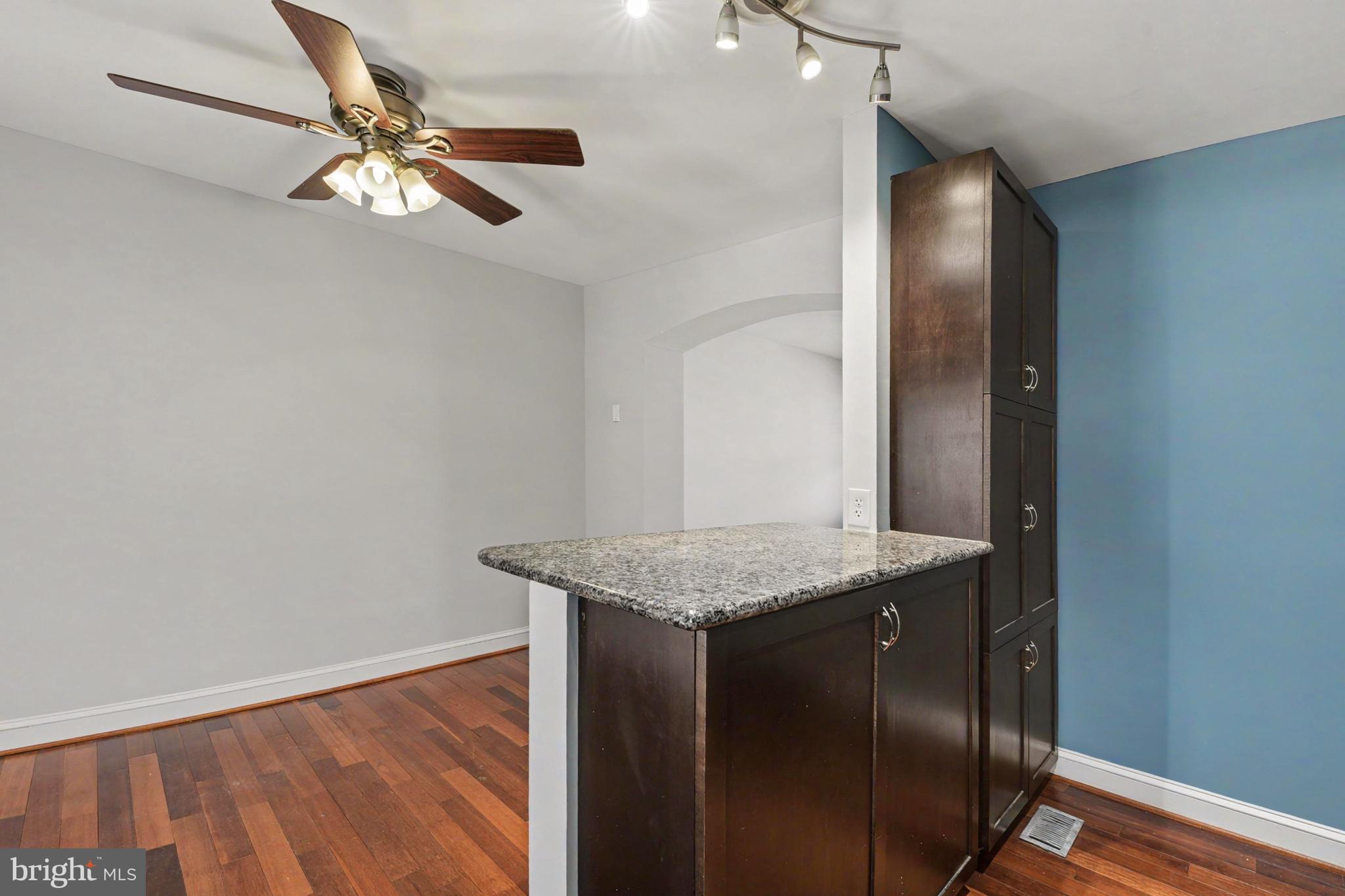 EASTWOOD - Residential