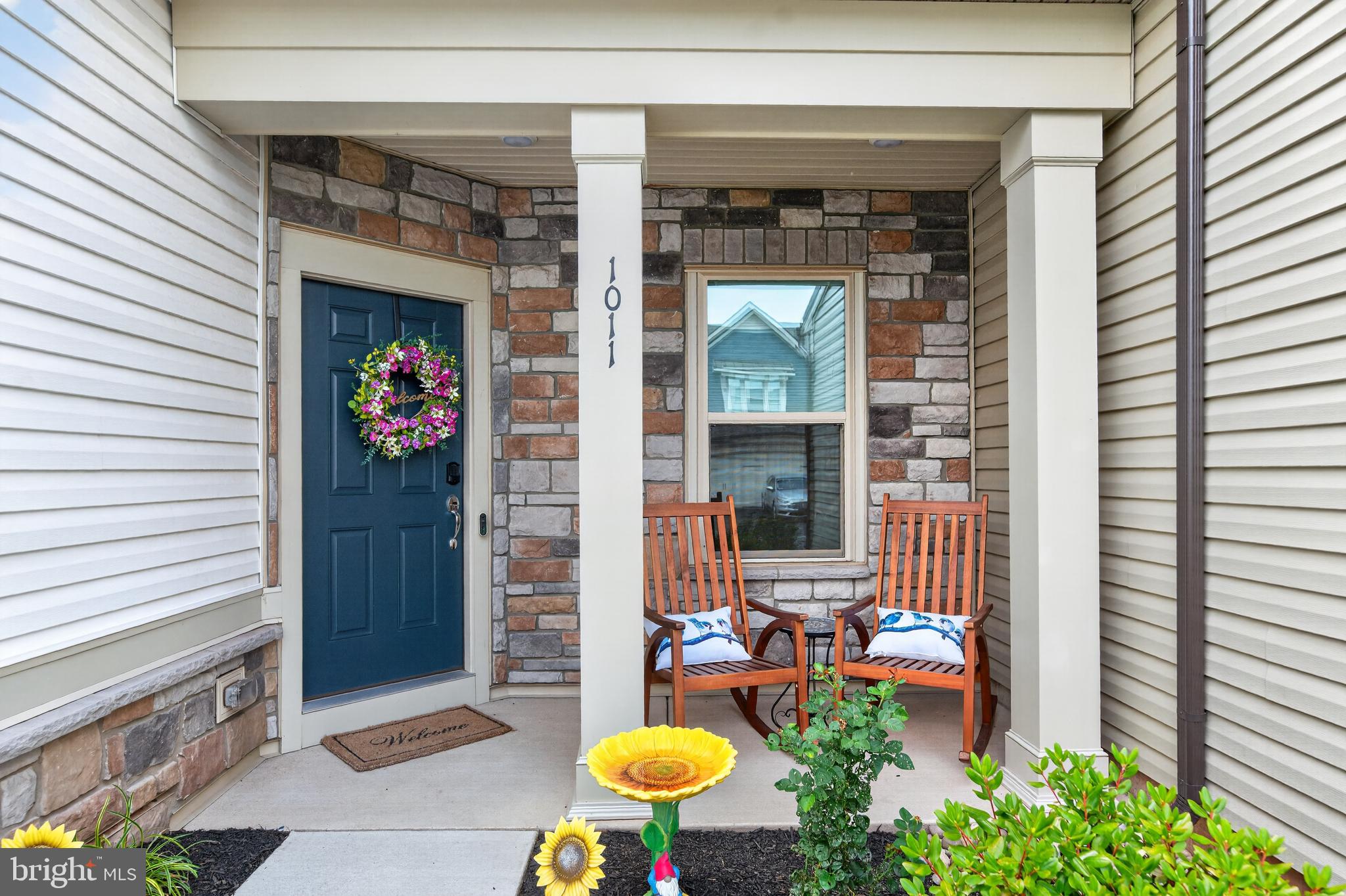 1011 VICTORIA COURT