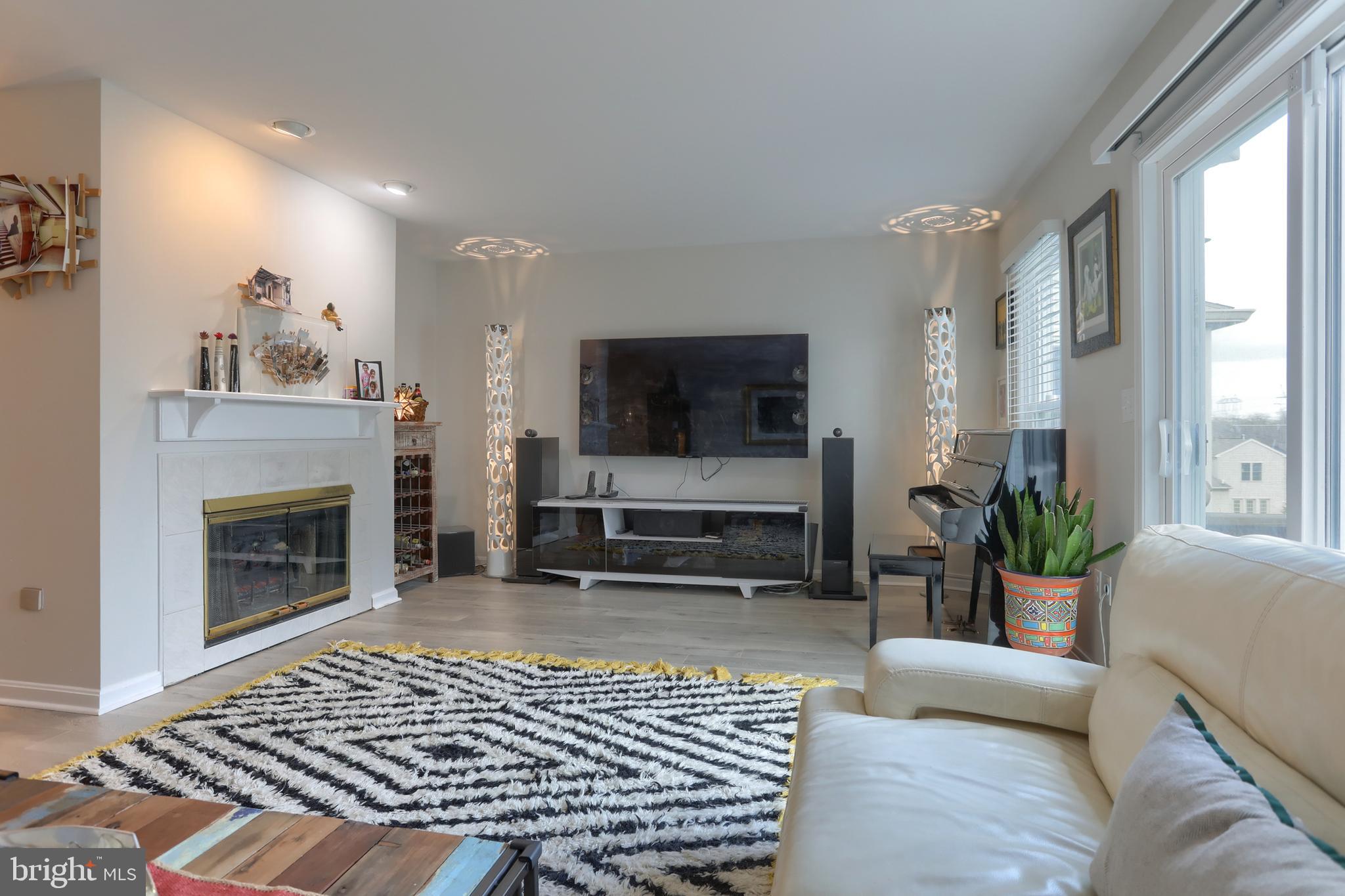 SOUTHPOINT - Residential