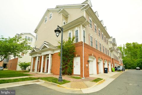 8934 MILFORD HAVEN COURT B LORTON VA 22079