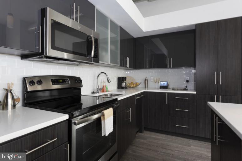 WASHINGTON SQ - Residential Lease