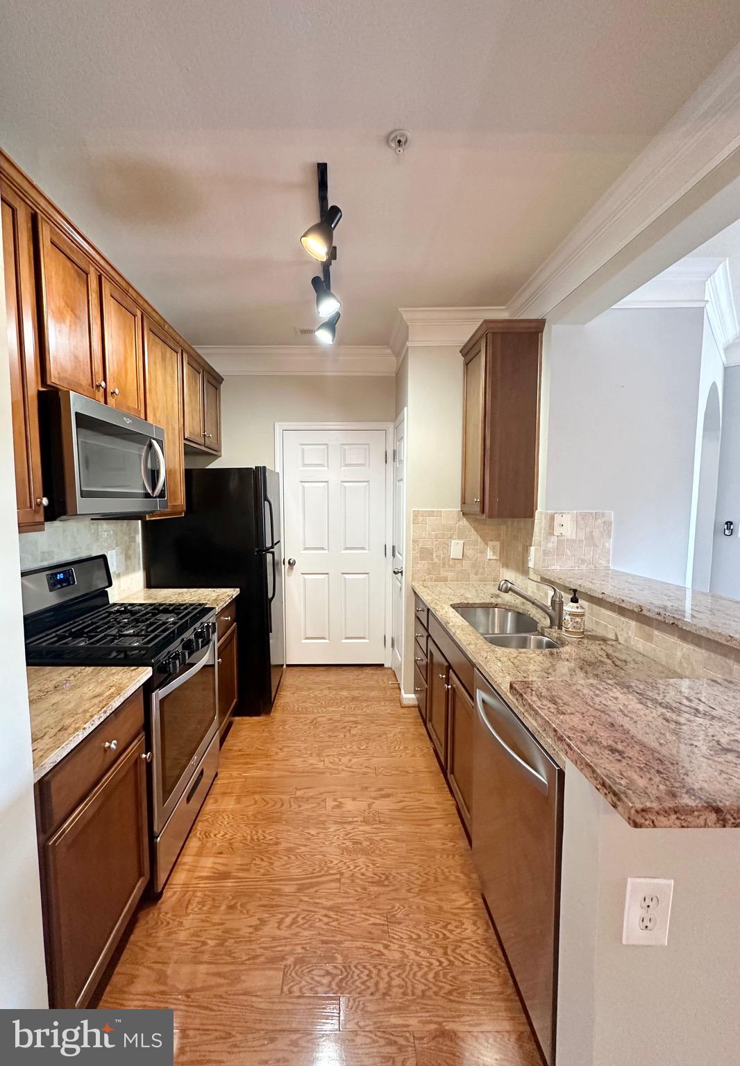 WESTCHESTER AT STRATFORD - Residential Lease