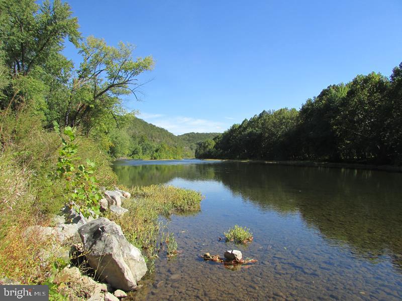 BLUFFS ON THE POTOMAC - Land