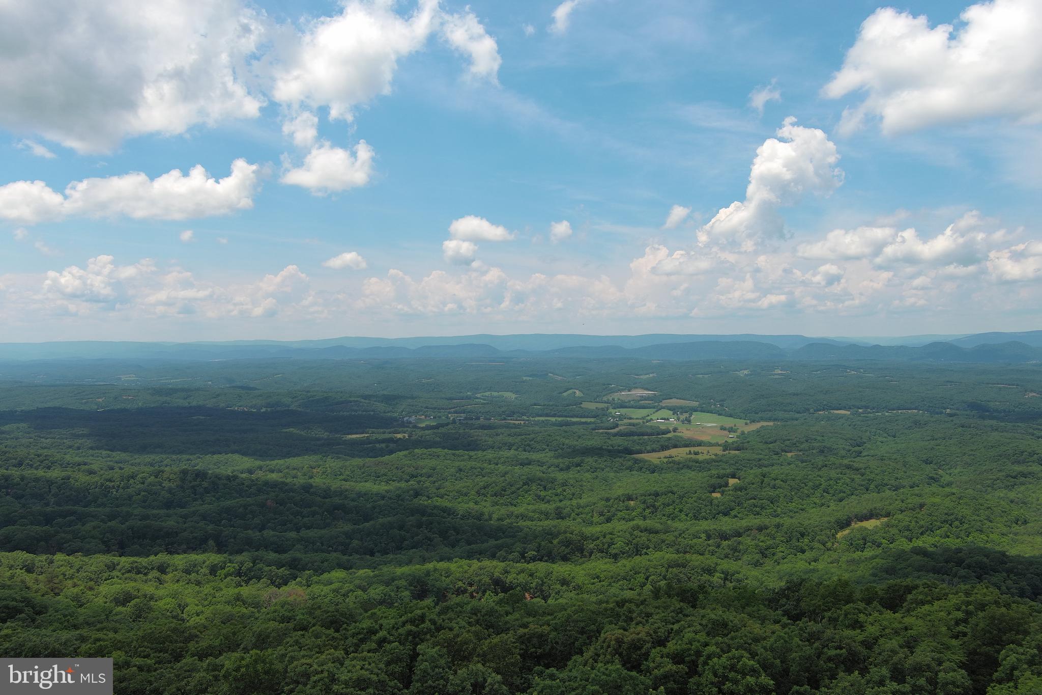 BLUFFS ON THE POTOMAC - Land