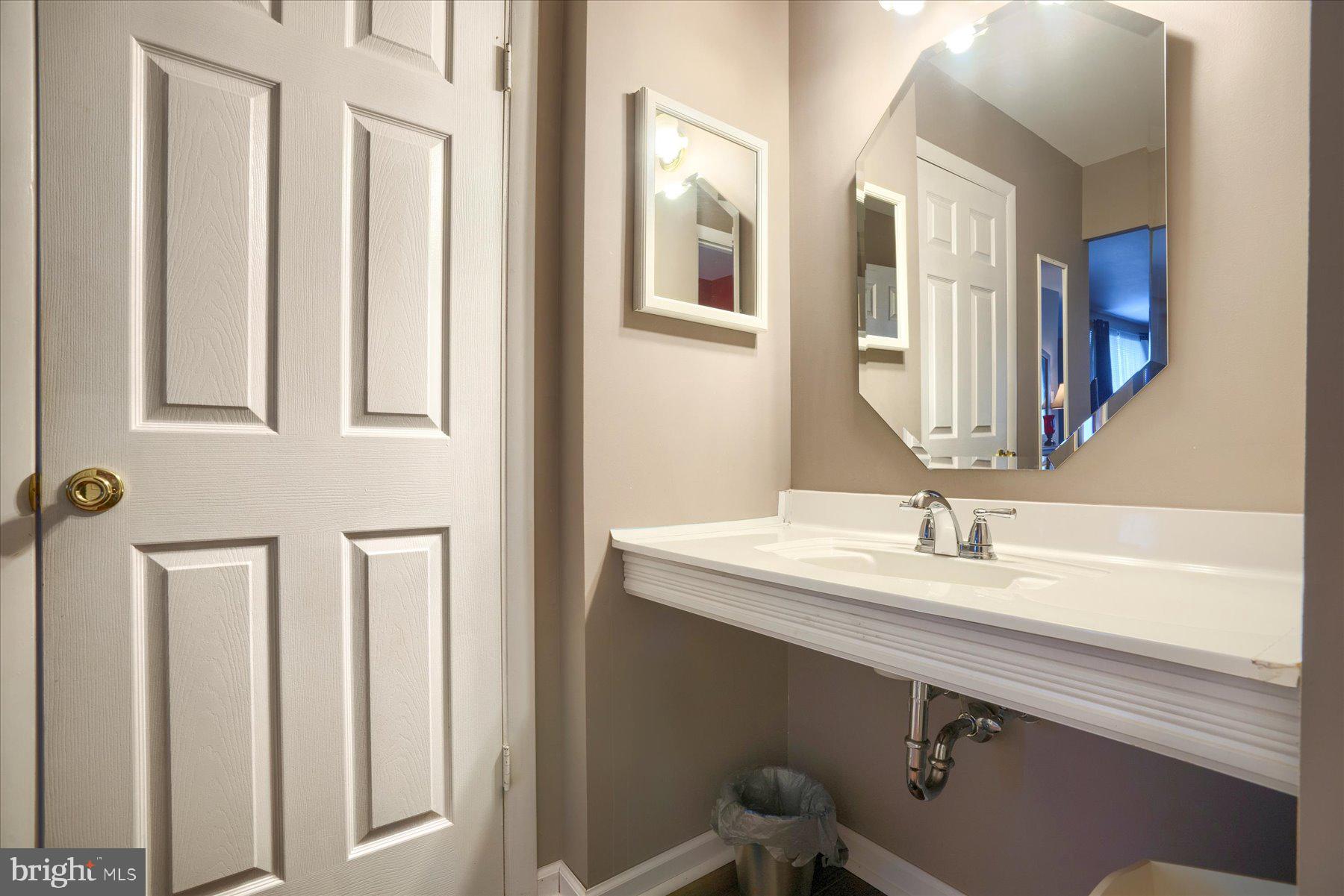 NESHAMINY VALLEY - Residential