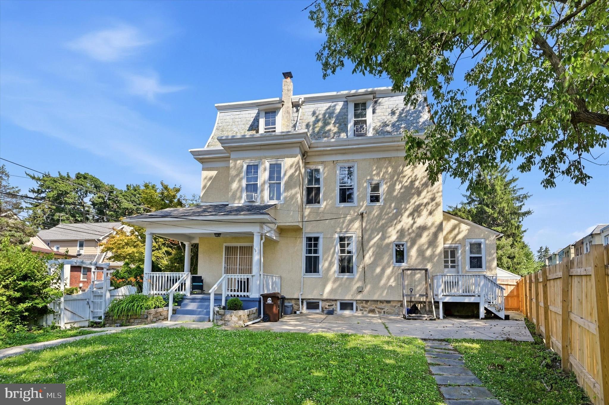 219 CRAWFORD AVENUE