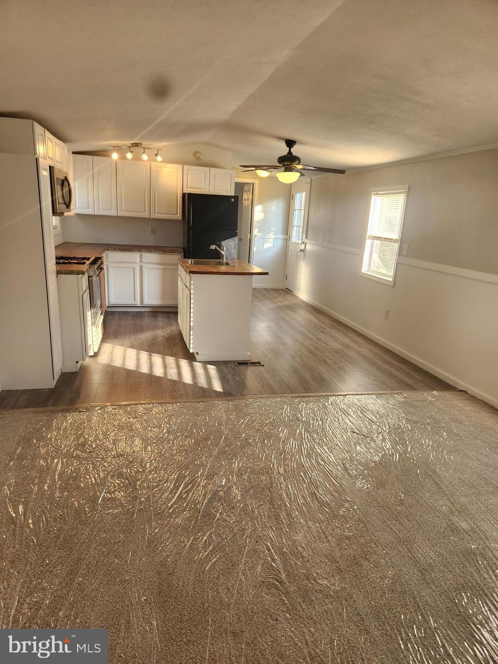 Photo of 720 Shawna Avenue, YORK, PA 17402 (MLS # PAYK2094734)