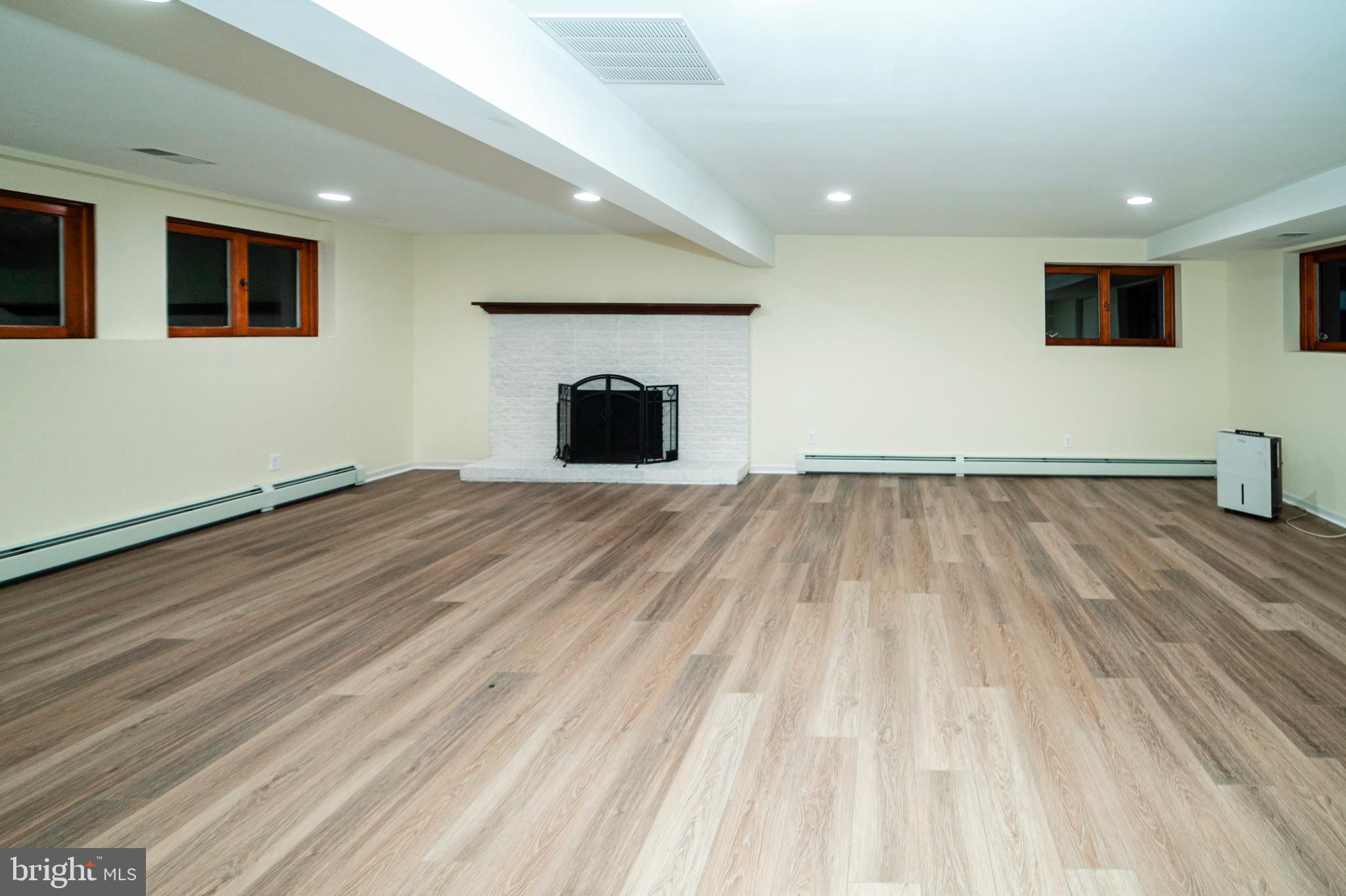 E L DAVIS - Residential