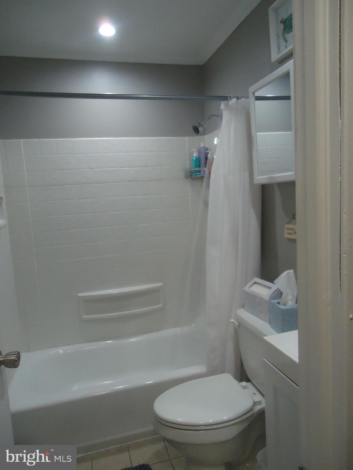 OAKTREE HOLLOW - Residential