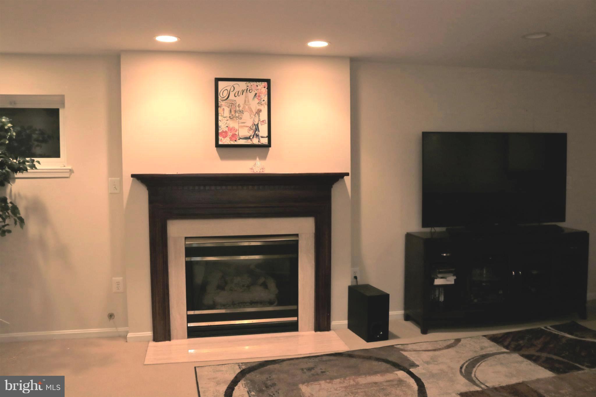 KINGSTOWNE - Residential Lease