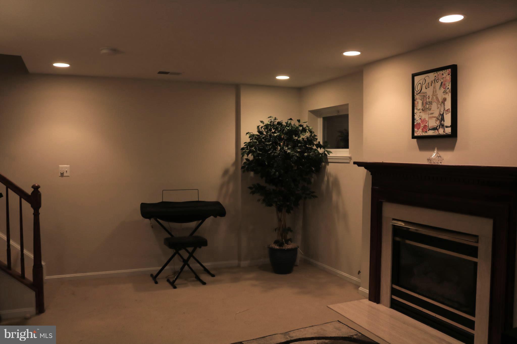 KINGSTOWNE - Residential Lease