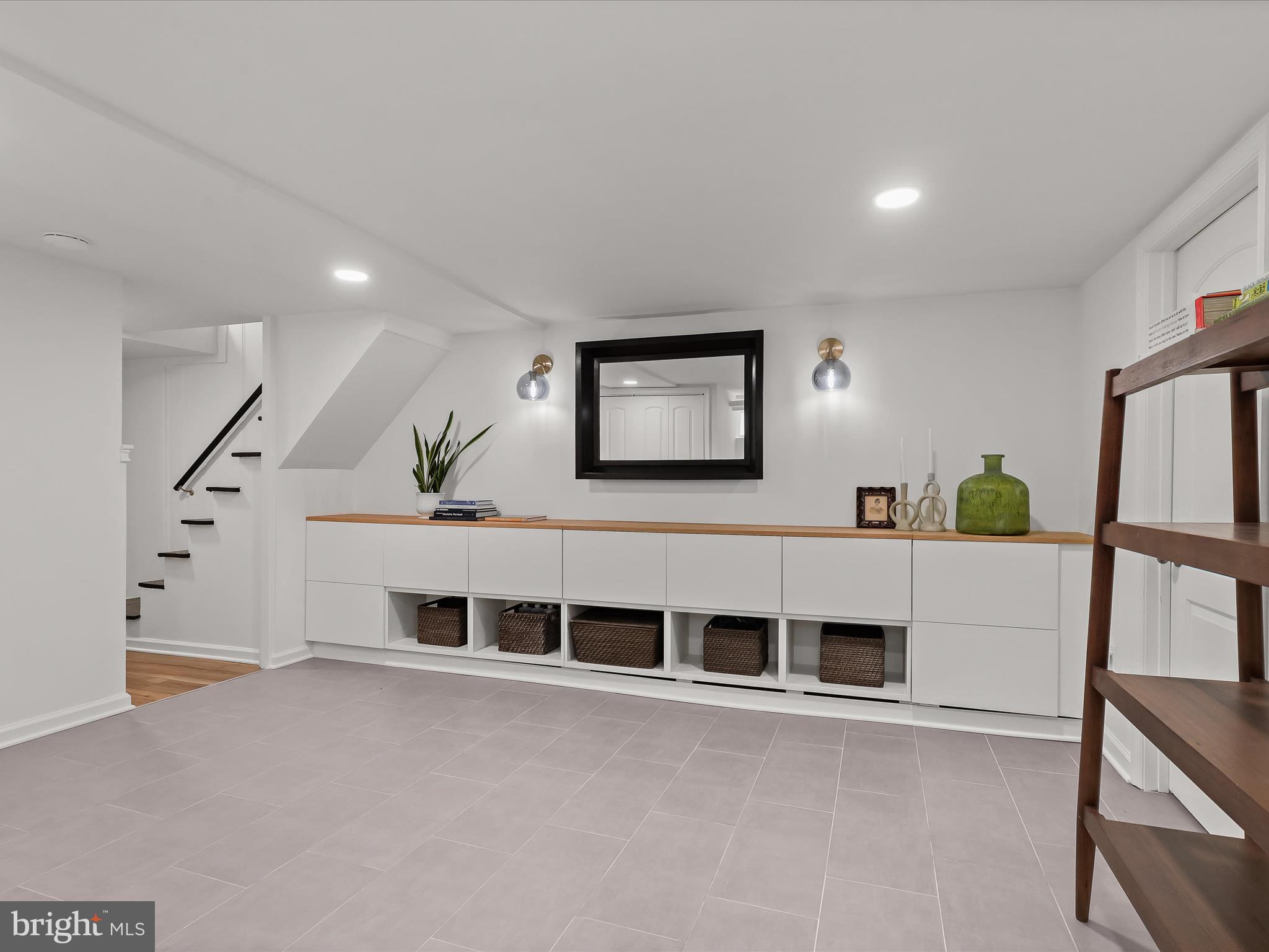 MAYFIELD - Residential