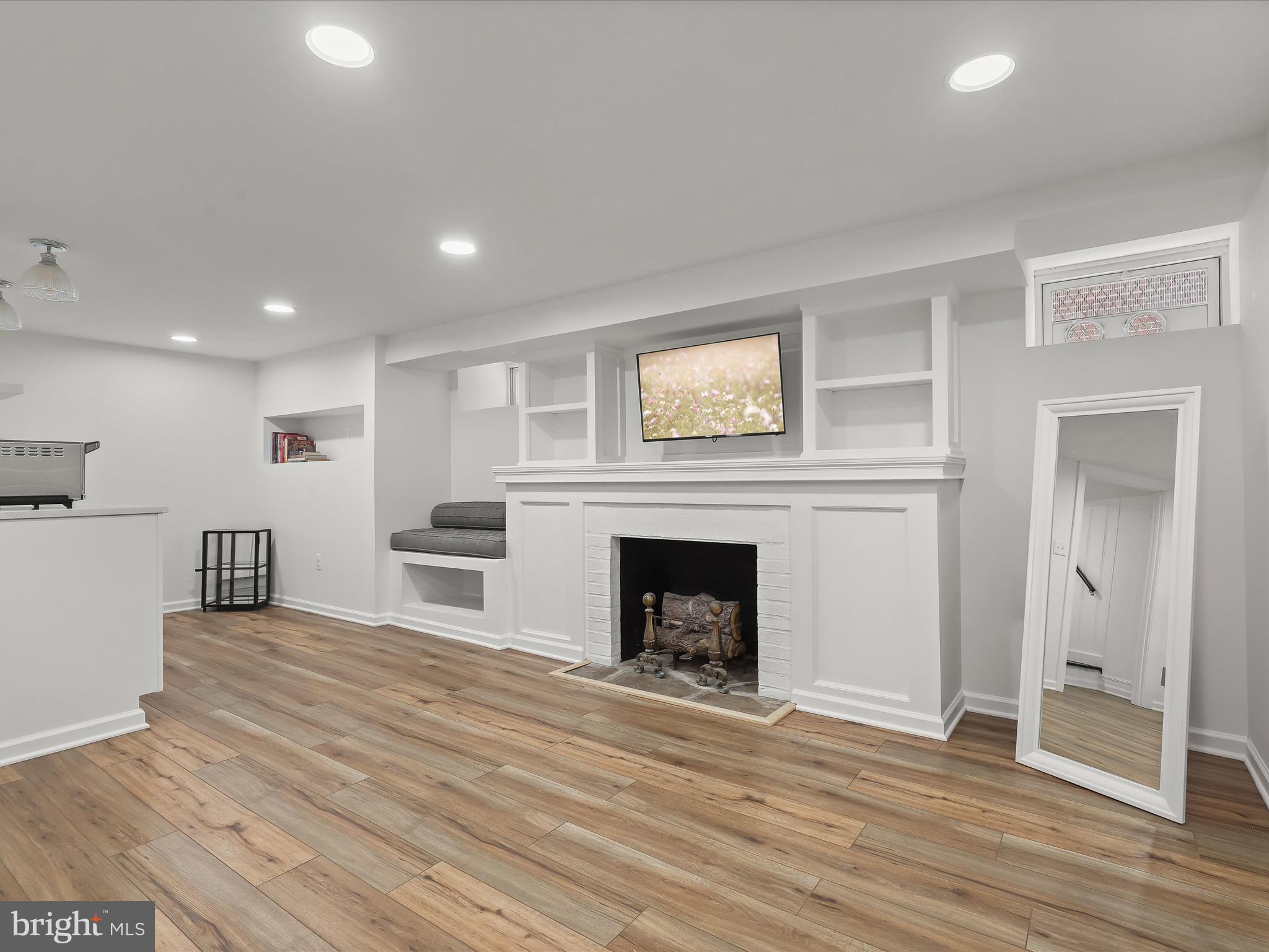 MAYFIELD - Residential