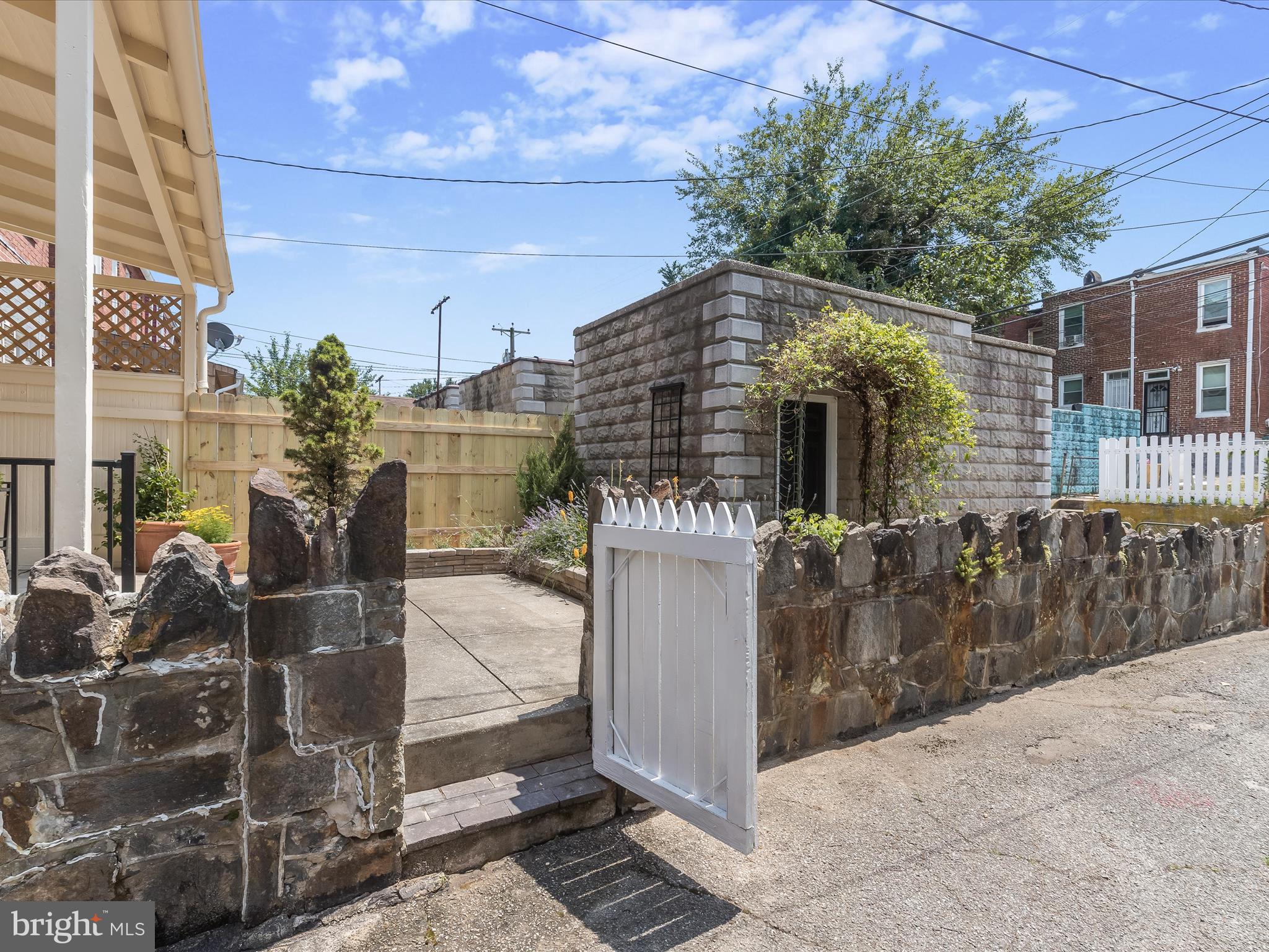 MAYFIELD - Residential