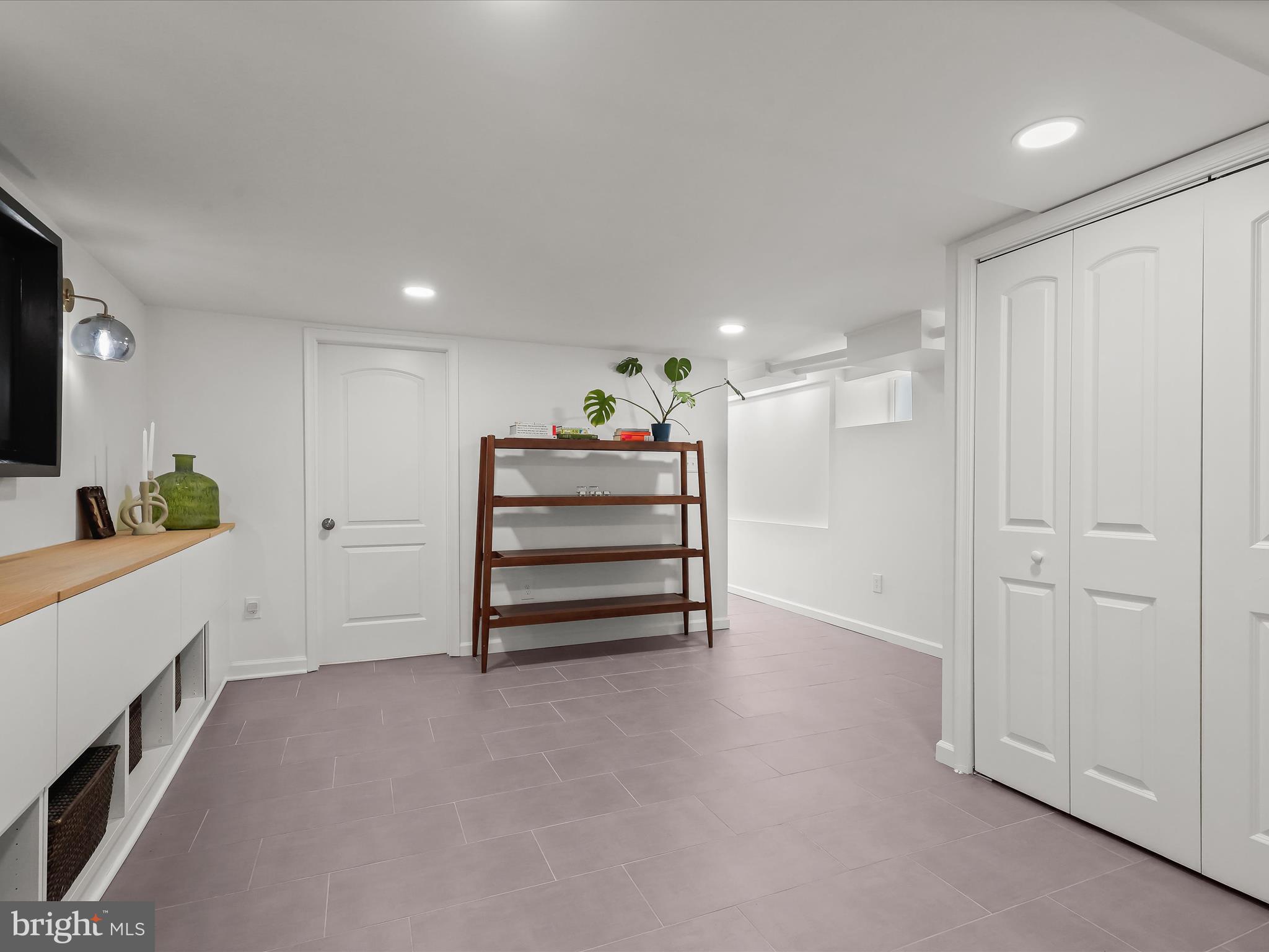 MAYFIELD - Residential