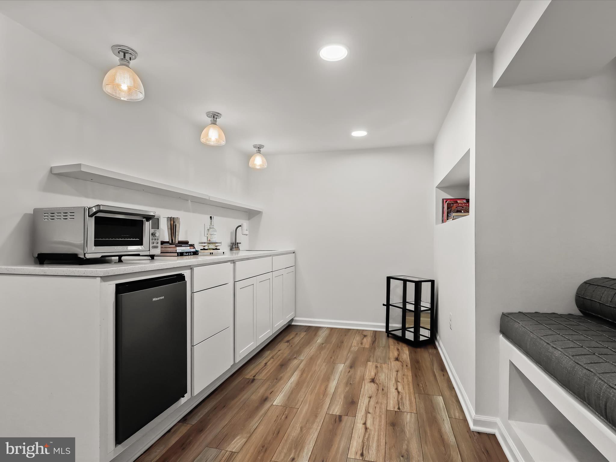 MAYFIELD - Residential