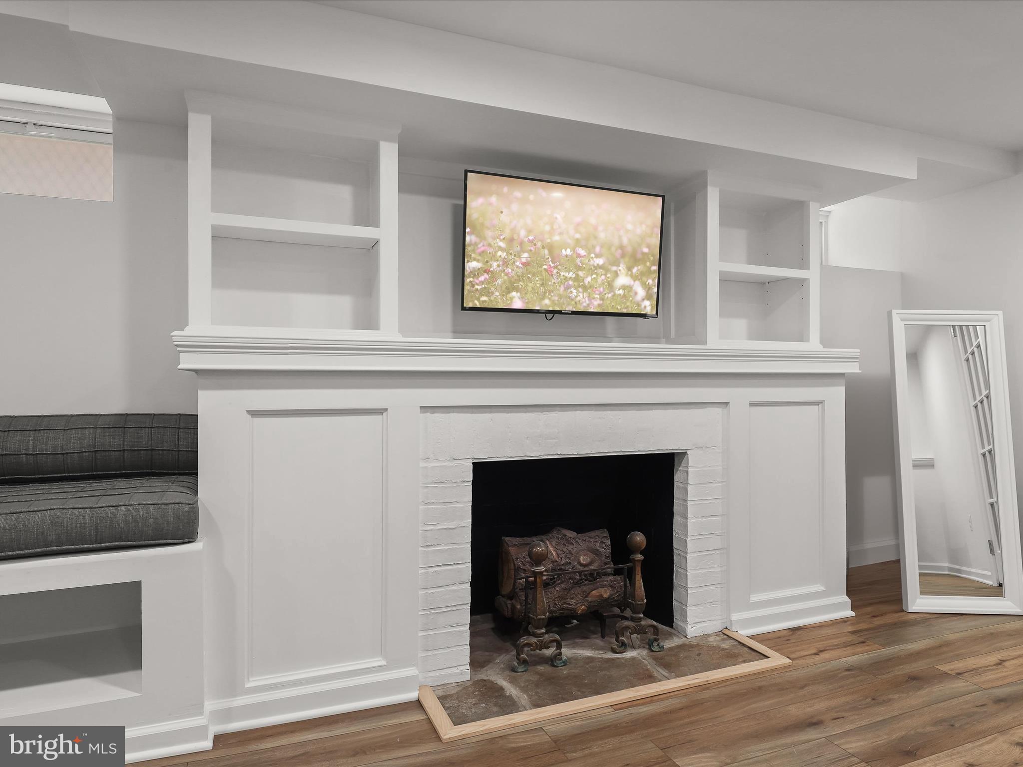 MAYFIELD - Residential