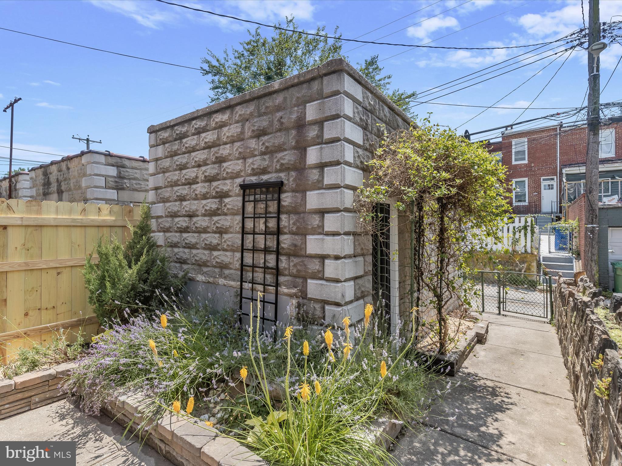 MAYFIELD - Residential