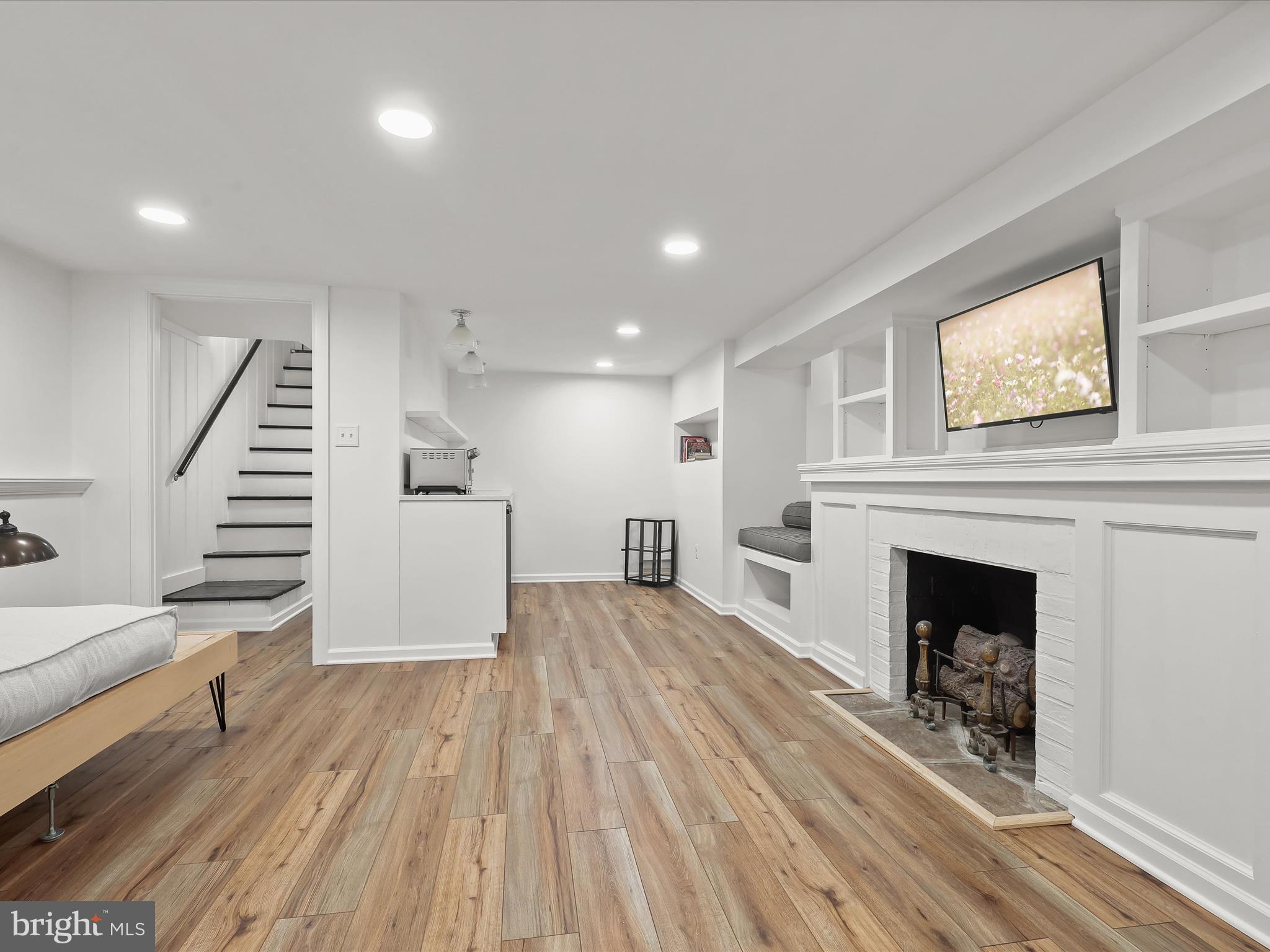 MAYFIELD - Residential