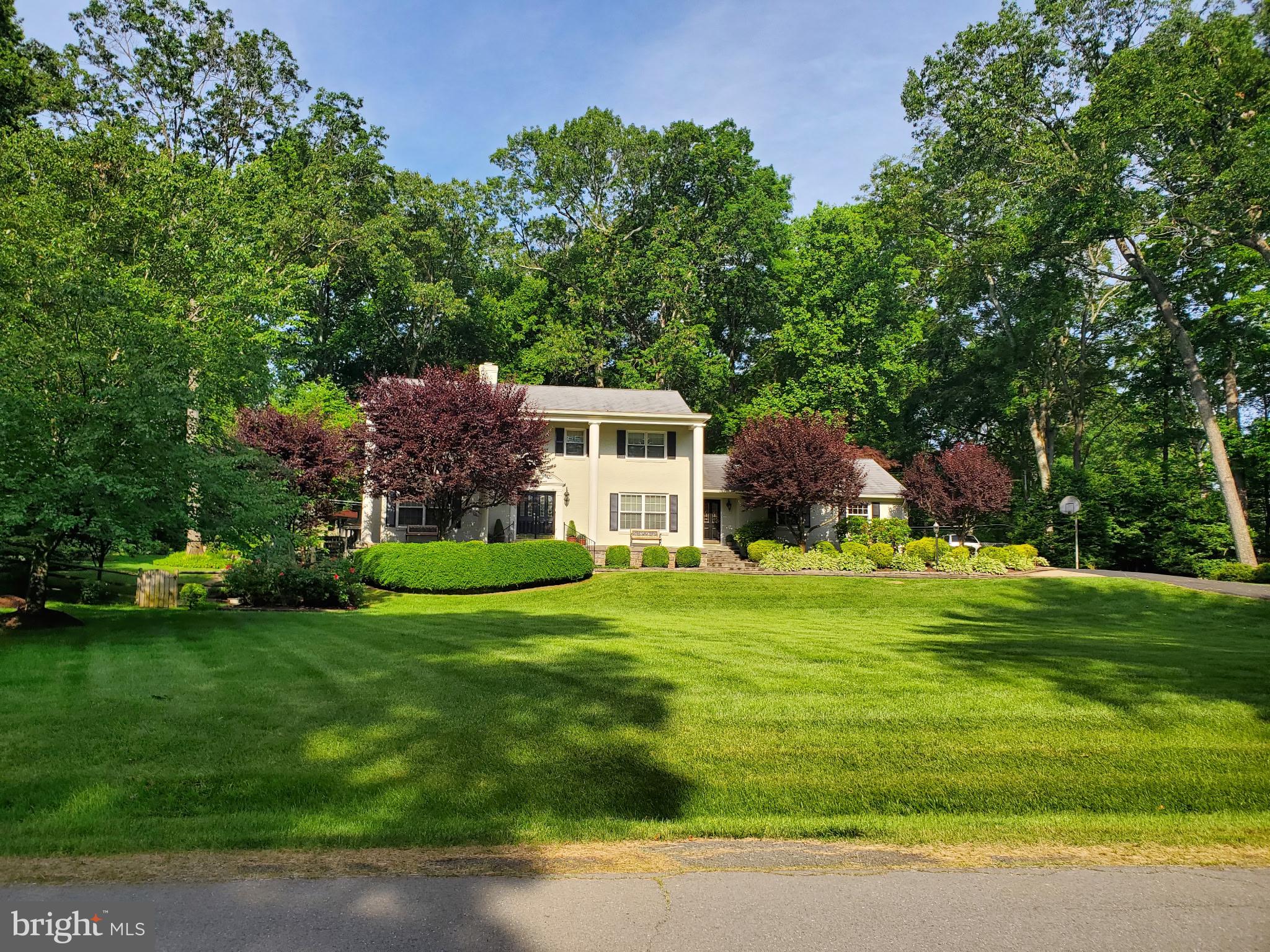 RIVERSIDE MANOR - Residential