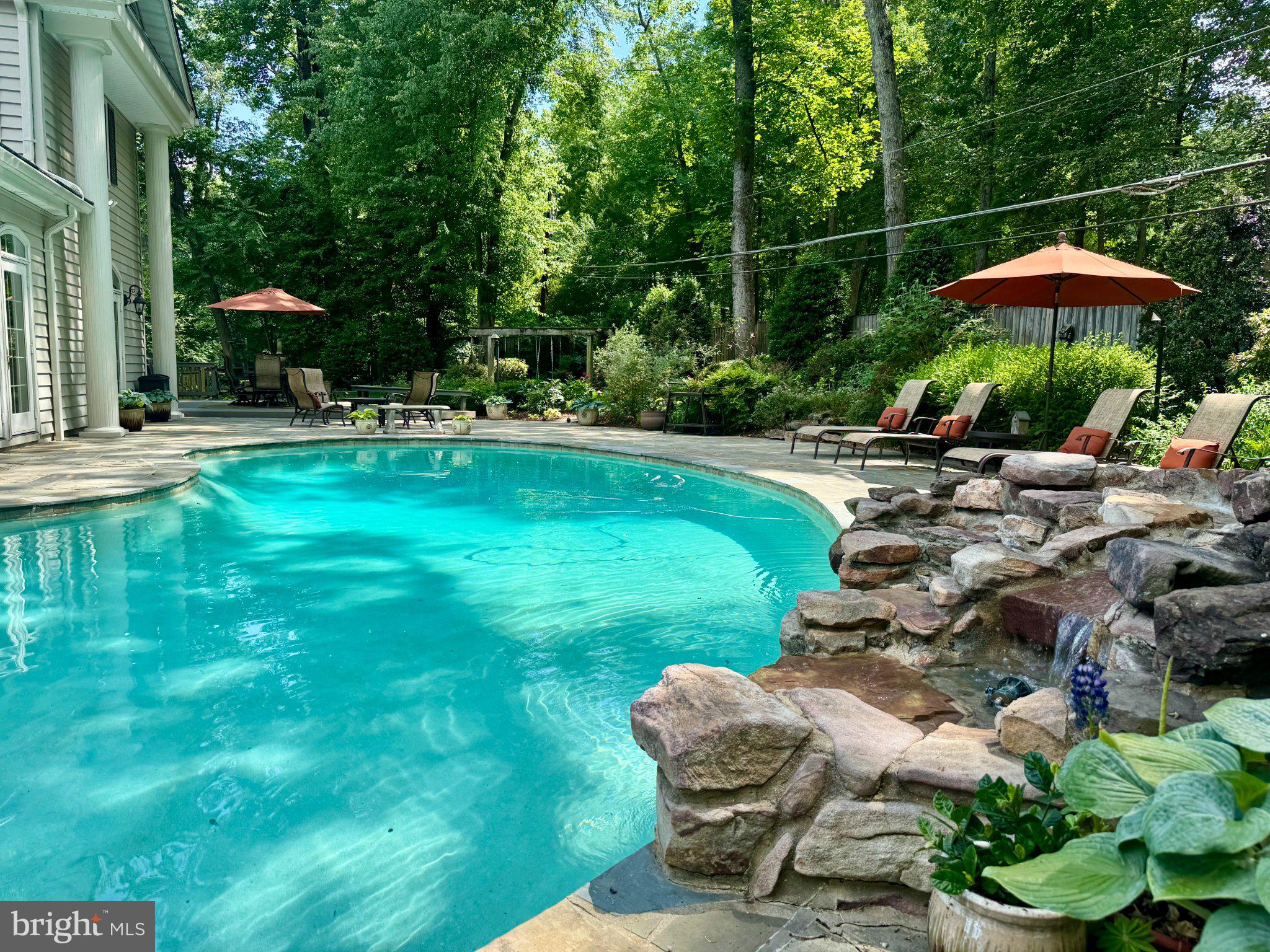 RIVERSIDE MANOR - Residential