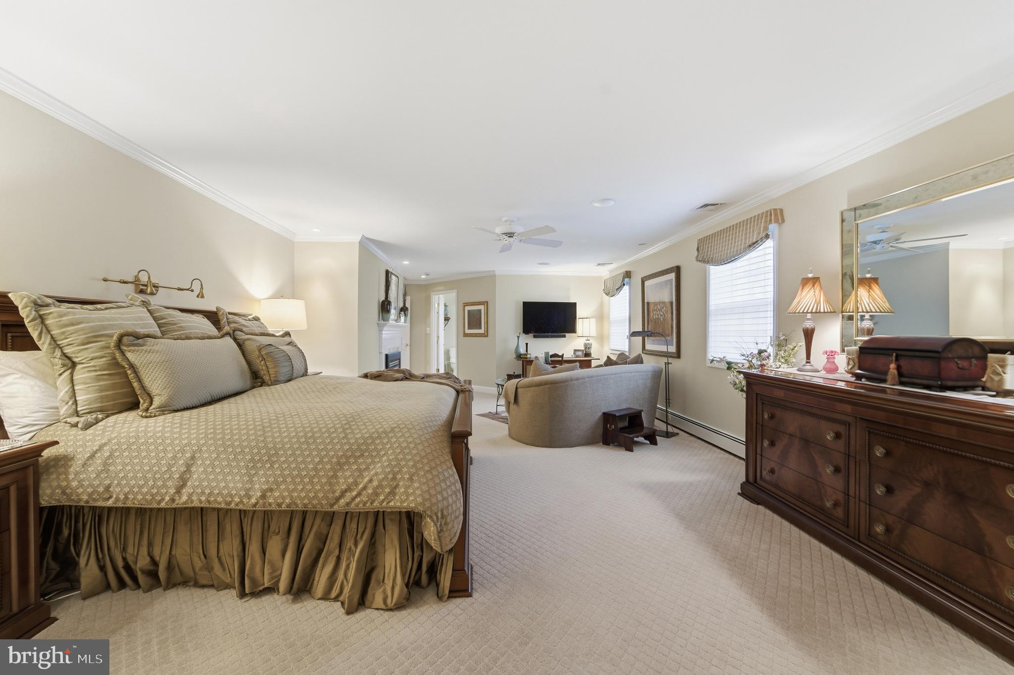 RIVERSIDE MANOR - Residential