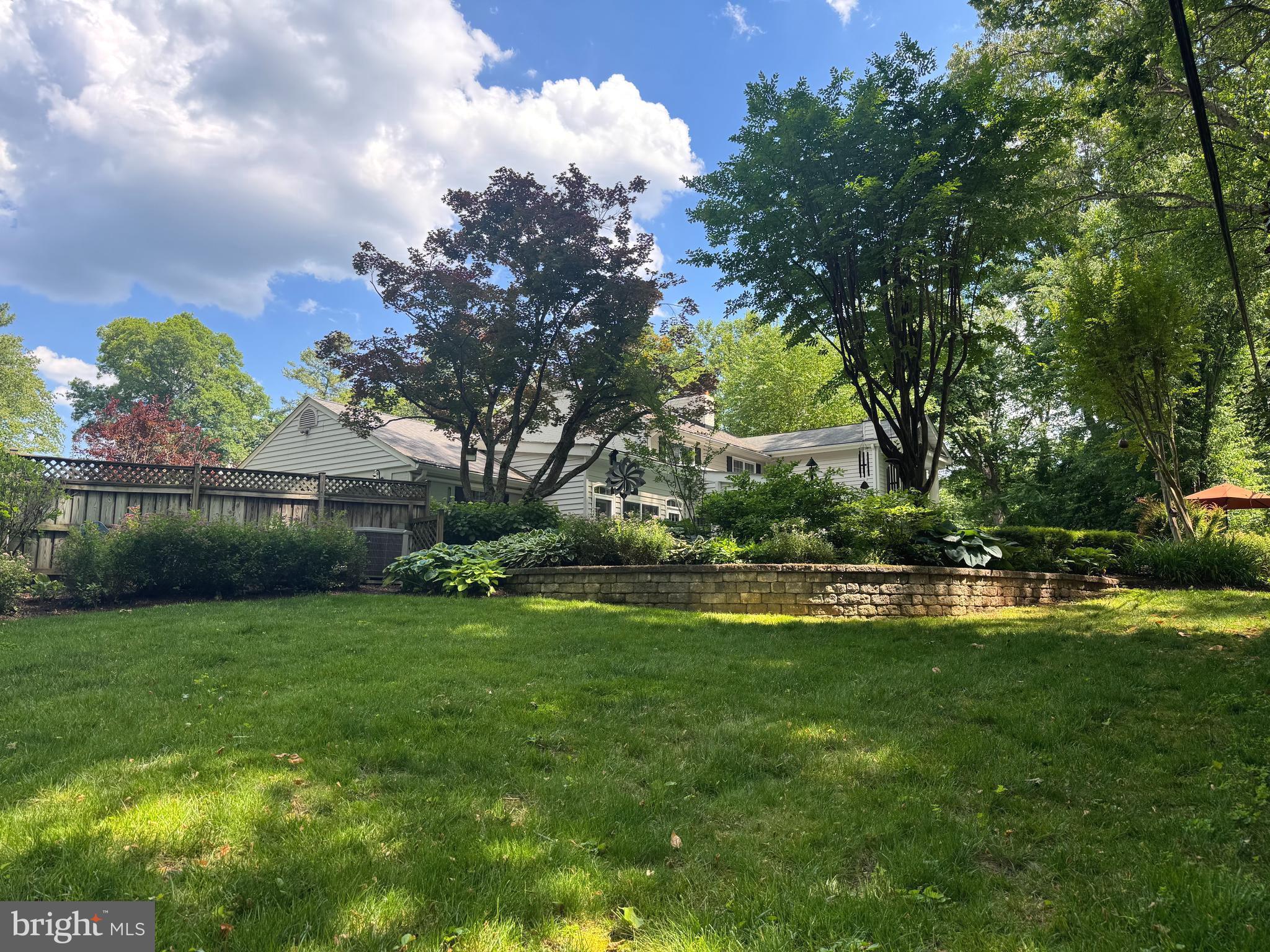 RIVERSIDE MANOR - Residential