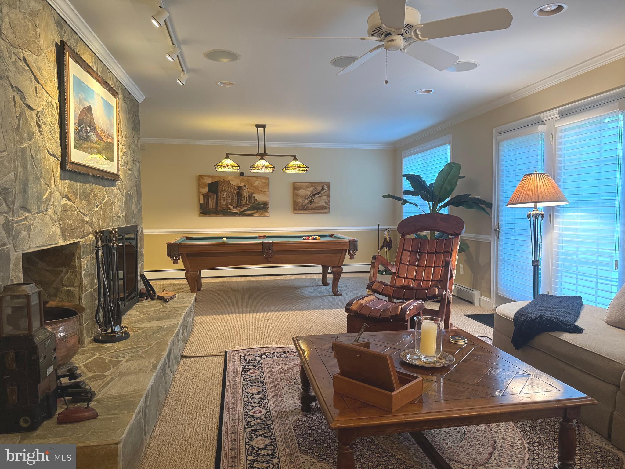 RIVERSIDE MANOR - Residential