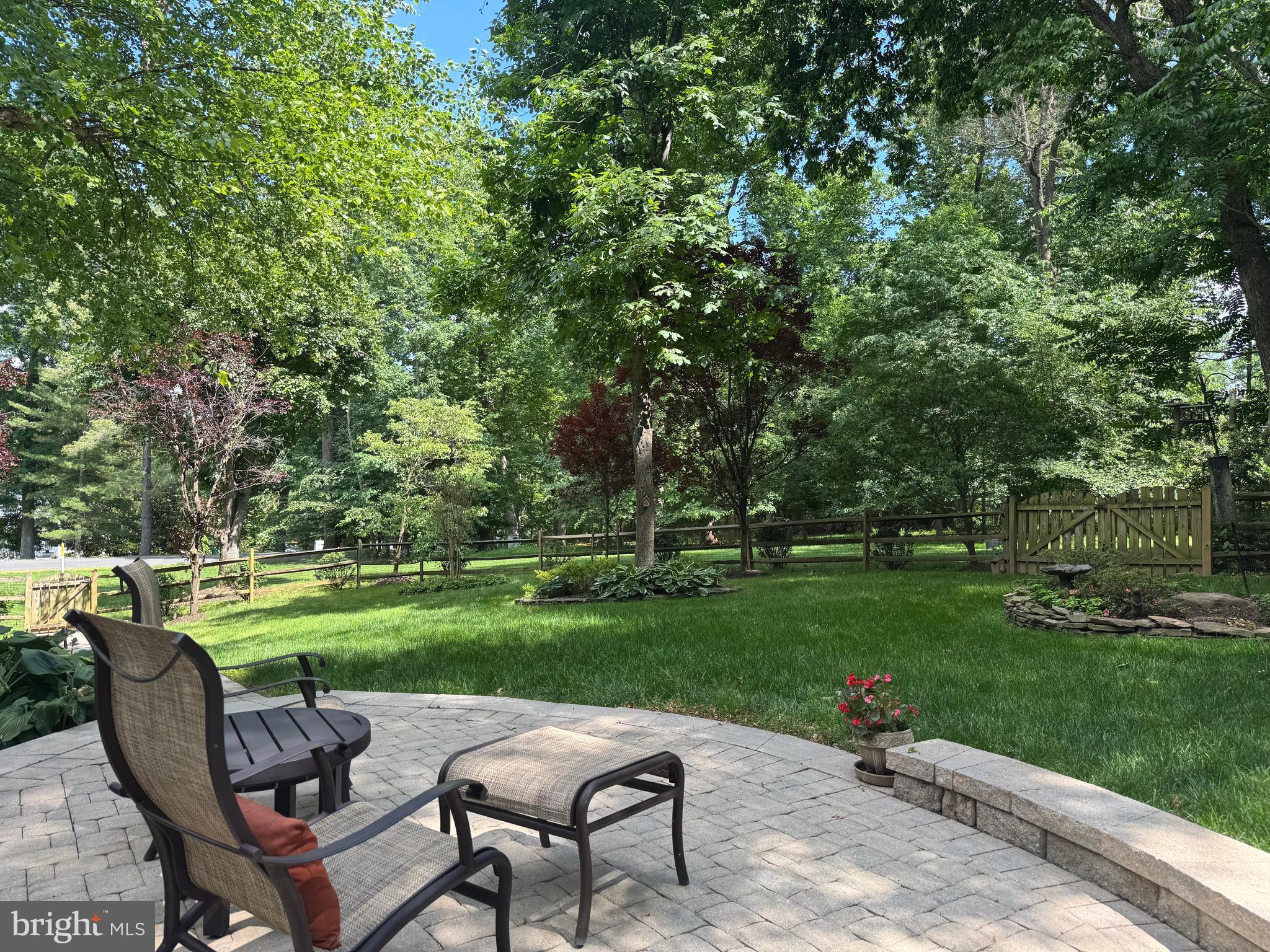 RIVERSIDE MANOR - Residential