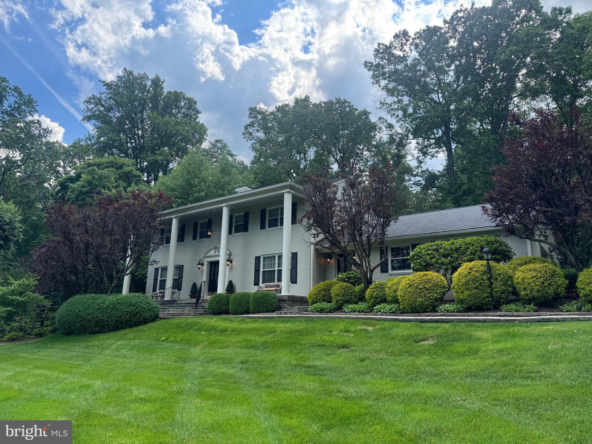 RIVERSIDE MANOR - Residential