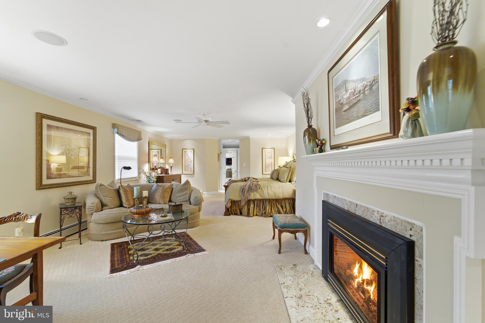 RIVERSIDE MANOR - Residential