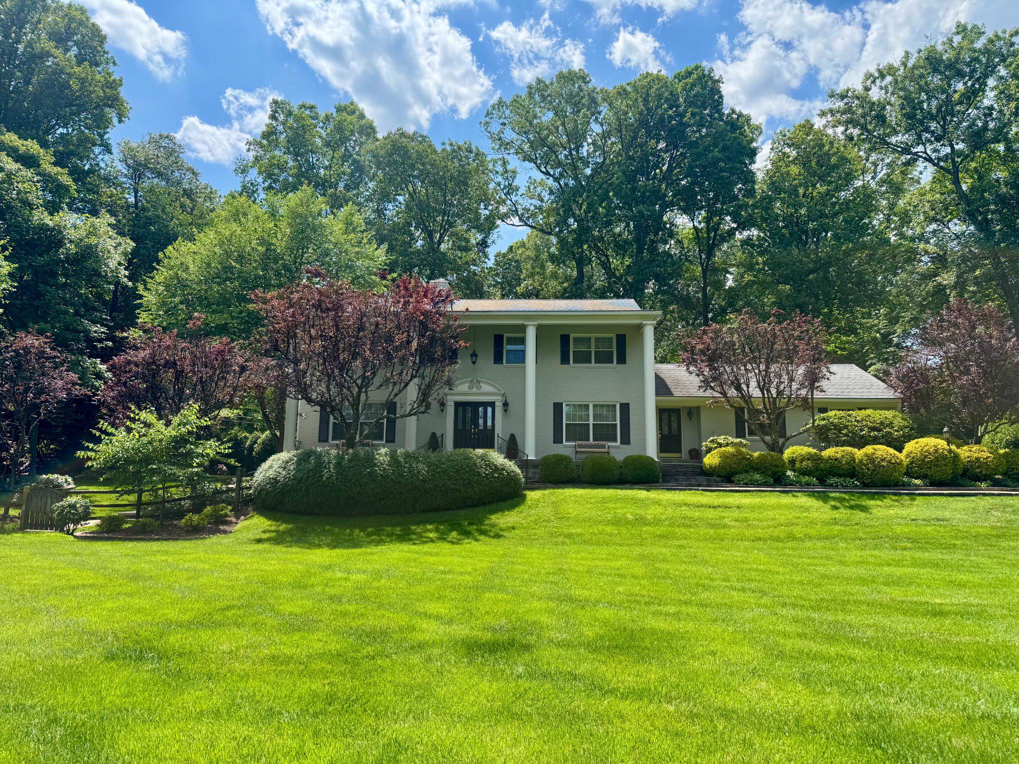 RIVERSIDE MANOR - Residential