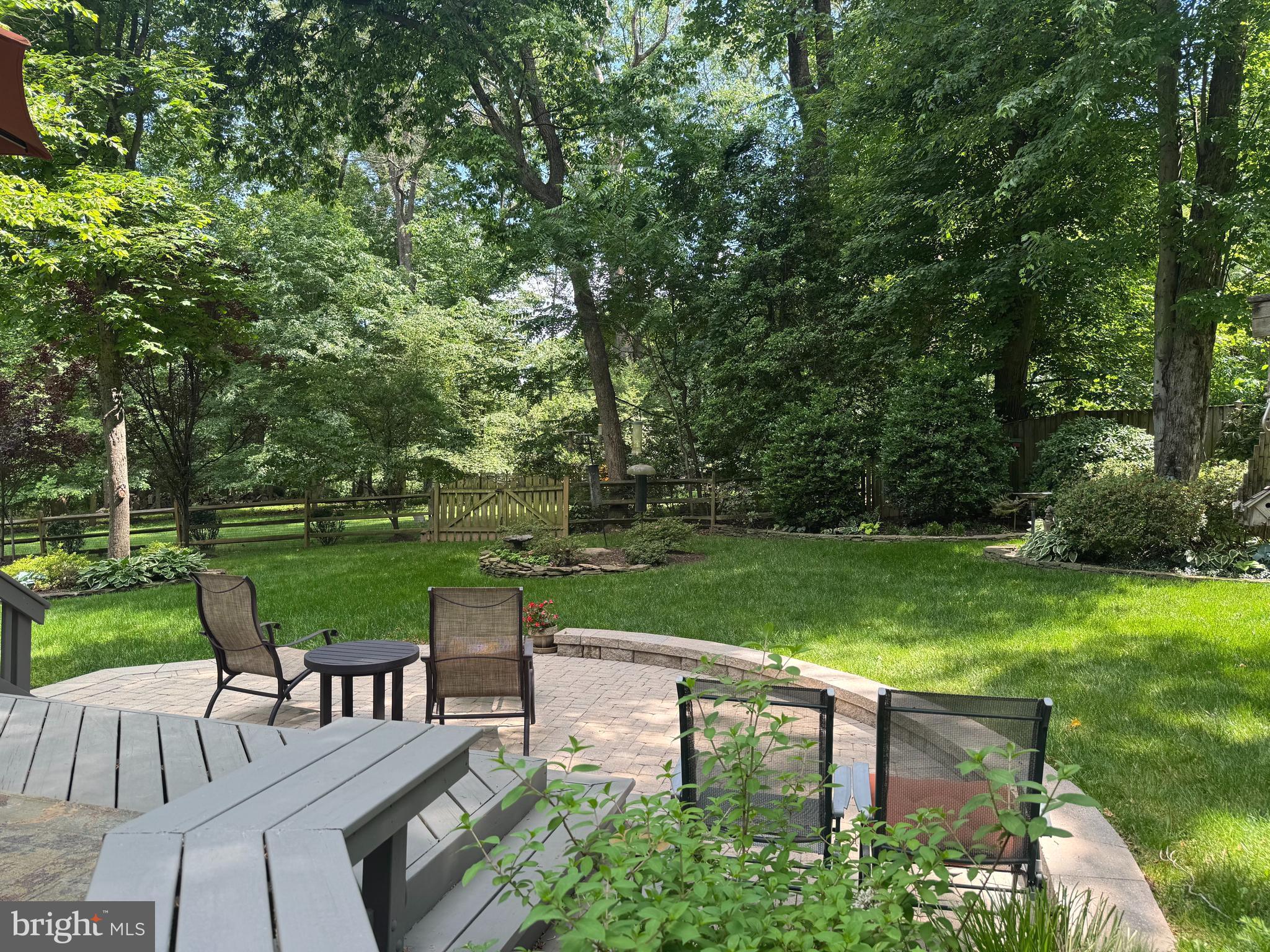RIVERSIDE MANOR - Residential