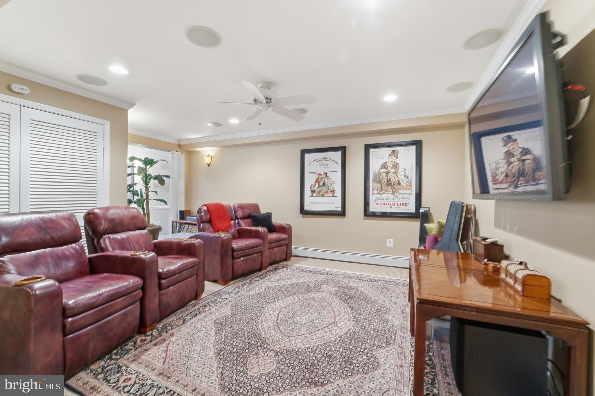 RIVERSIDE MANOR - Residential