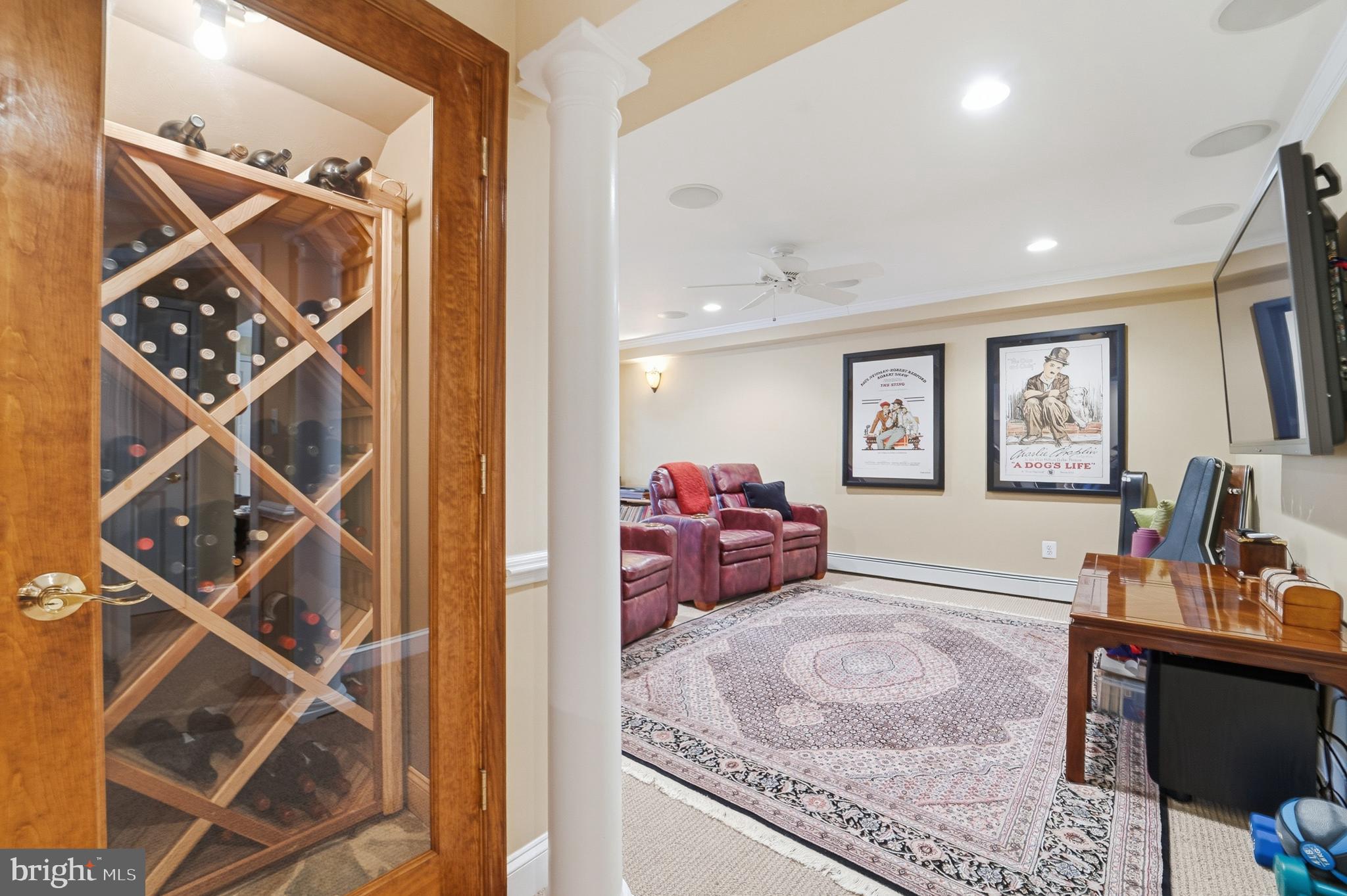 RIVERSIDE MANOR - Residential