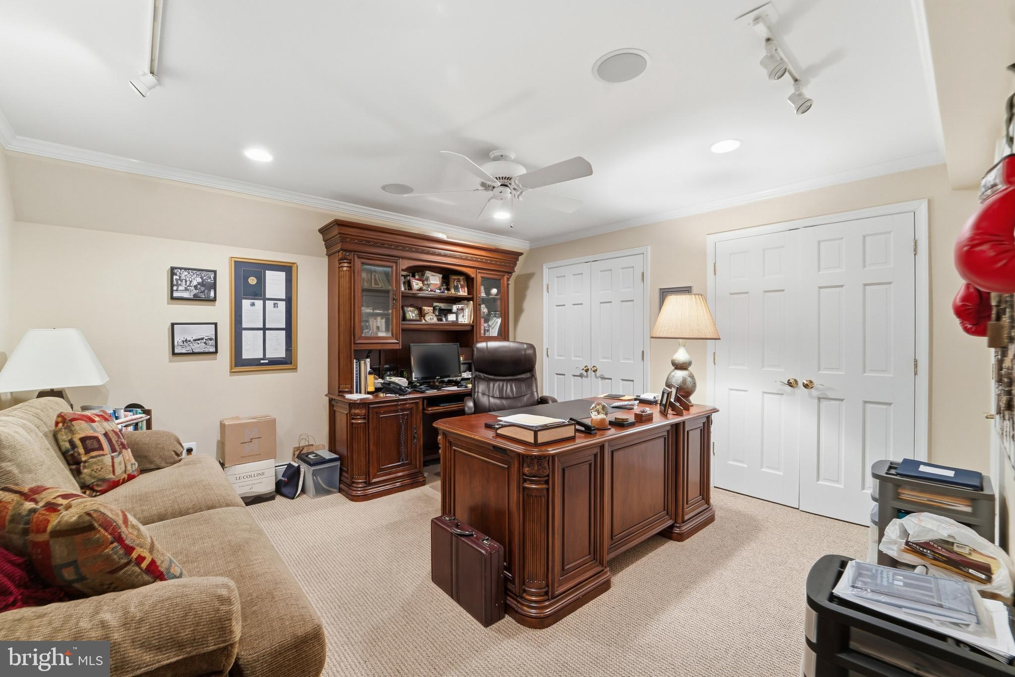 RIVERSIDE MANOR - Residential