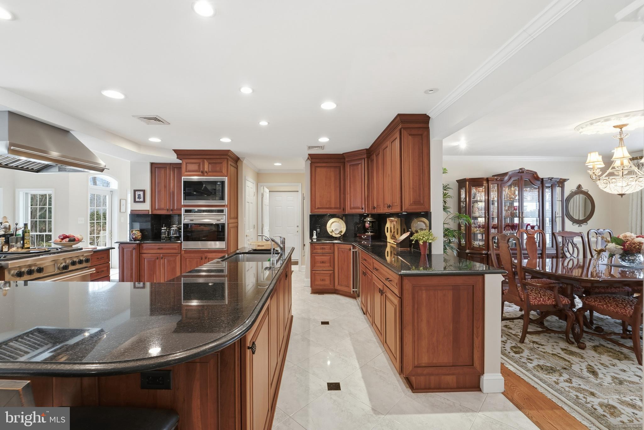 RIVERSIDE MANOR - Residential