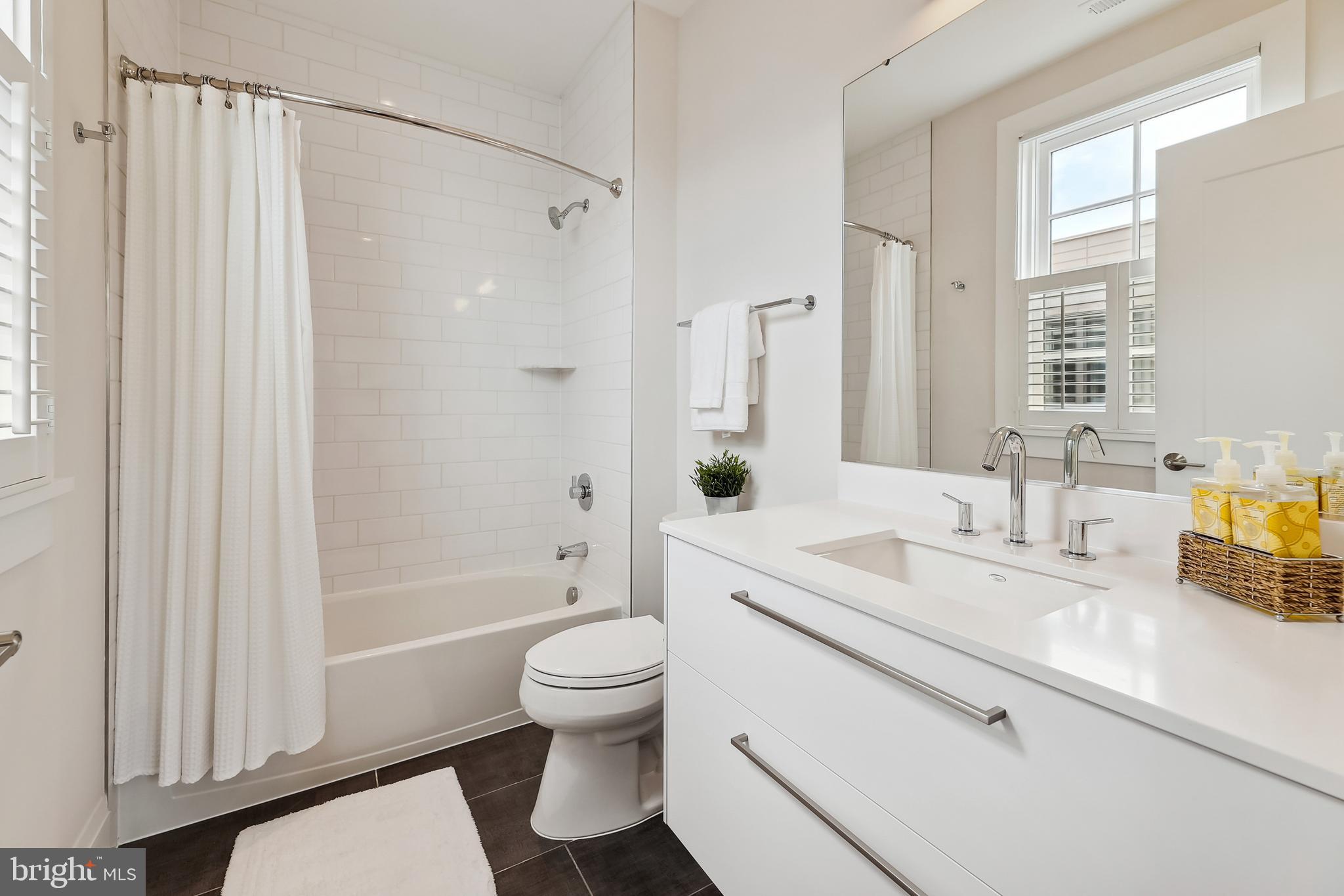 ROBINSON LANDING - Residential